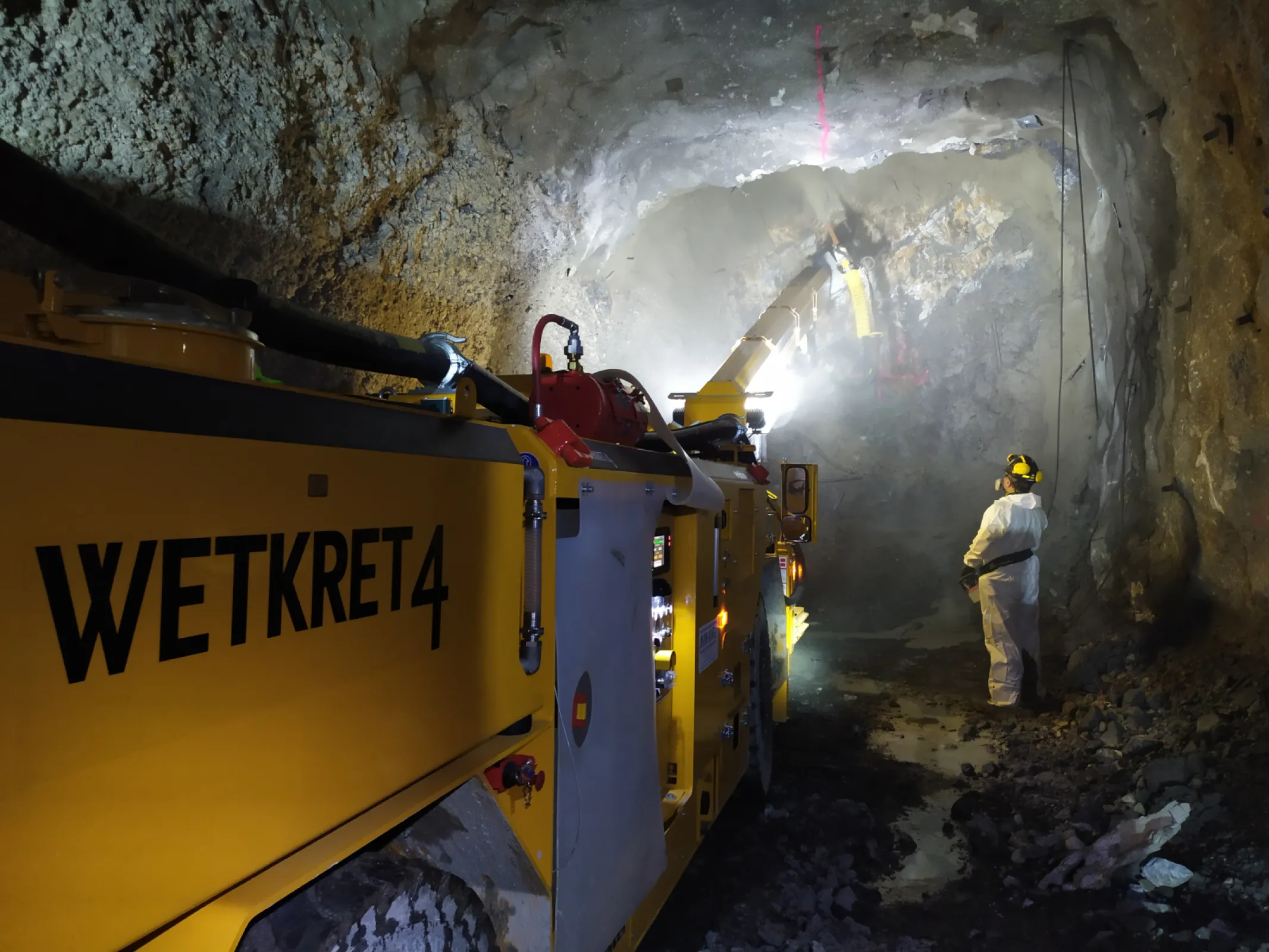 Wetkret - concrete spraying equipment for mining