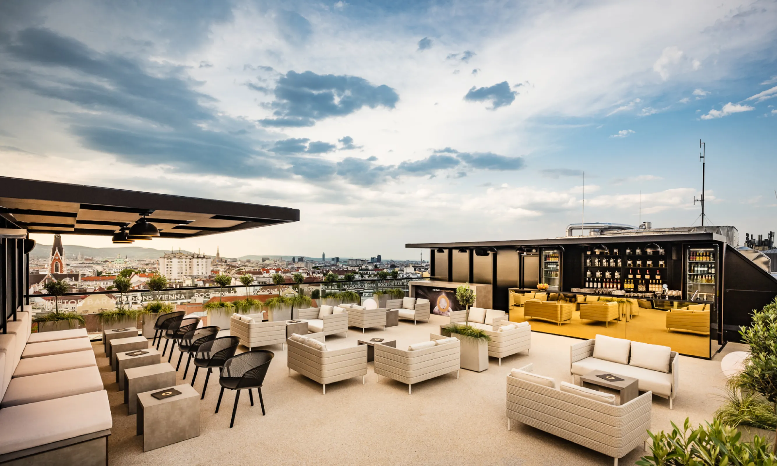 MOOONS Vienna - MOOONS Rooftop Terrace Bar