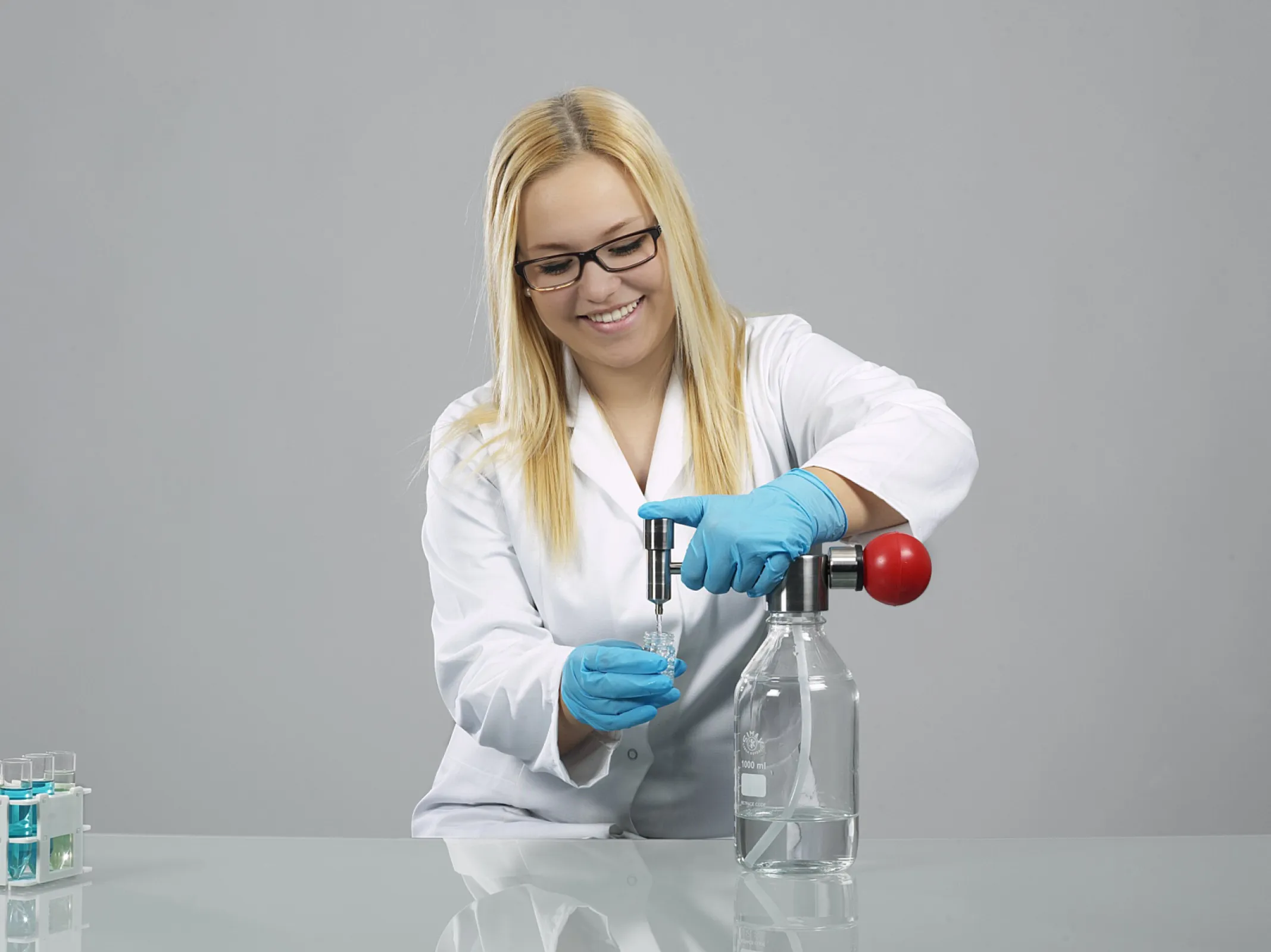 Mini solvent pump