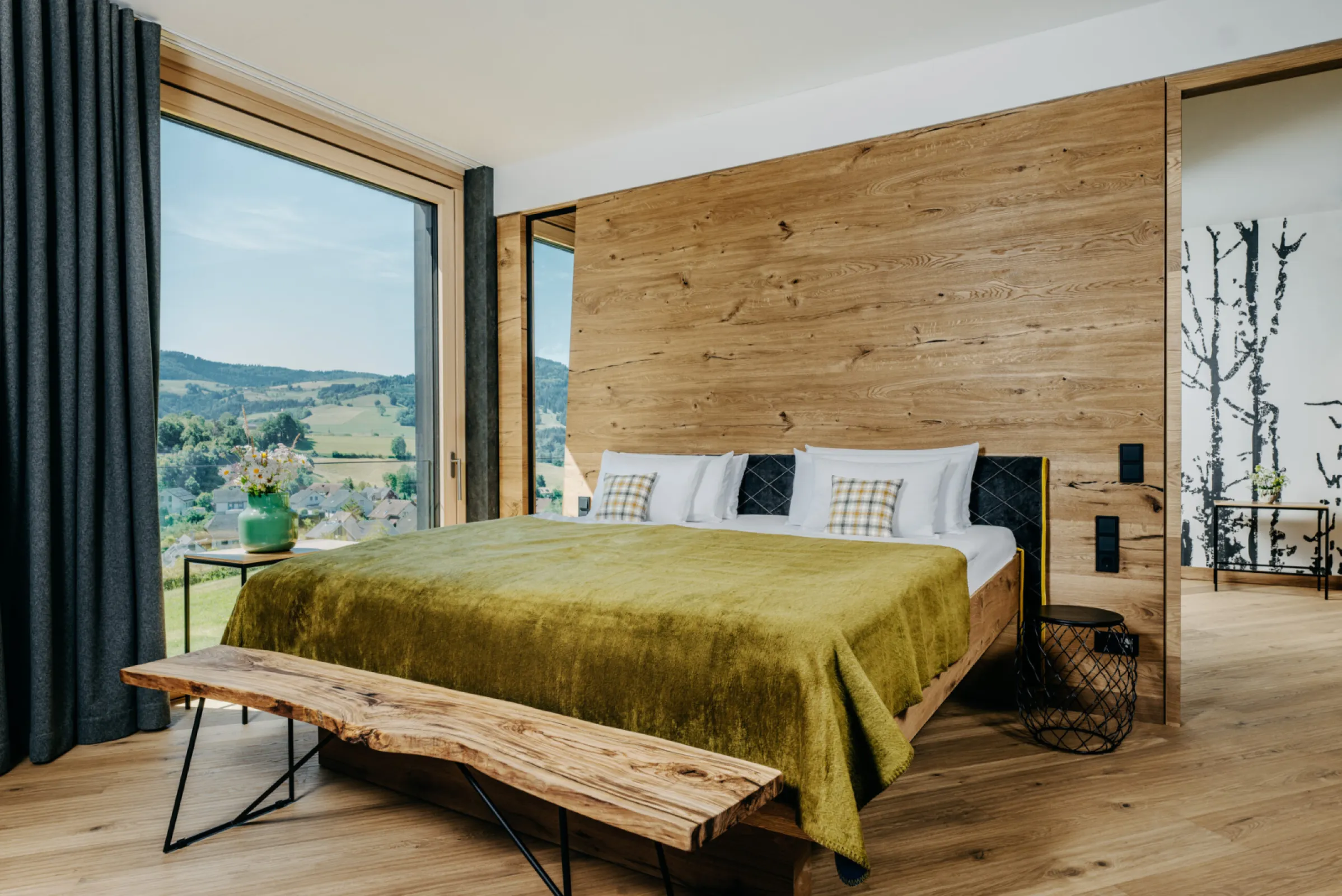 4,300 hotel rooms. From luxury to business. The right stay for every participant.