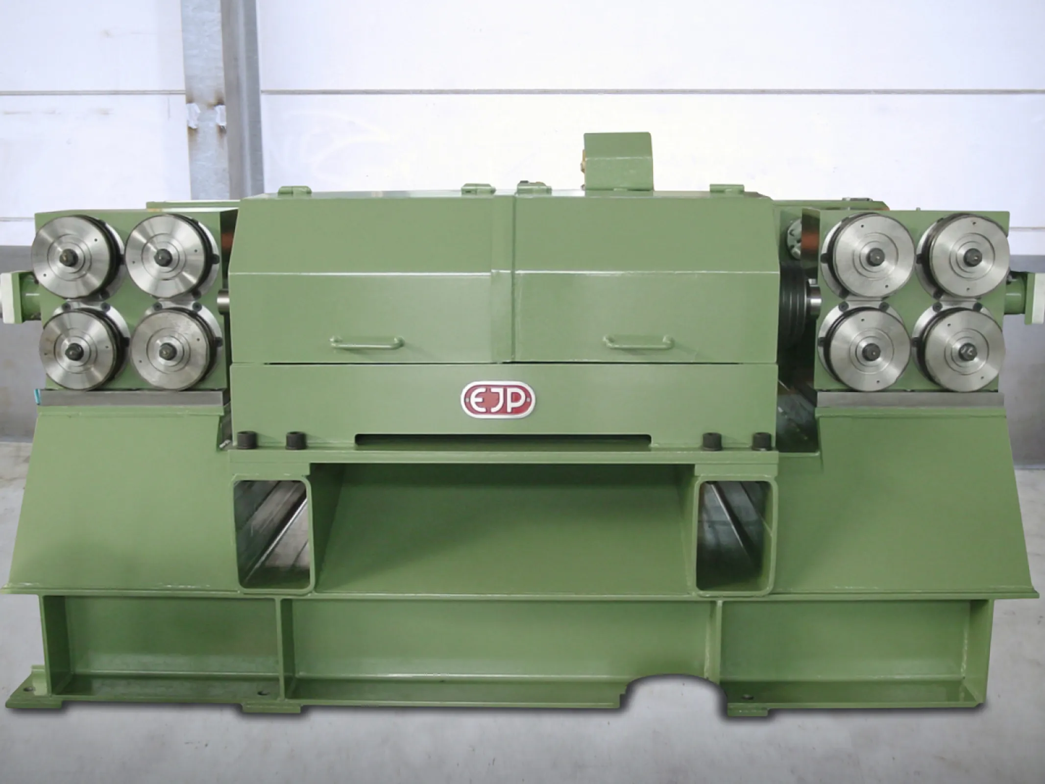 Wire straightening machine with straightening rotor