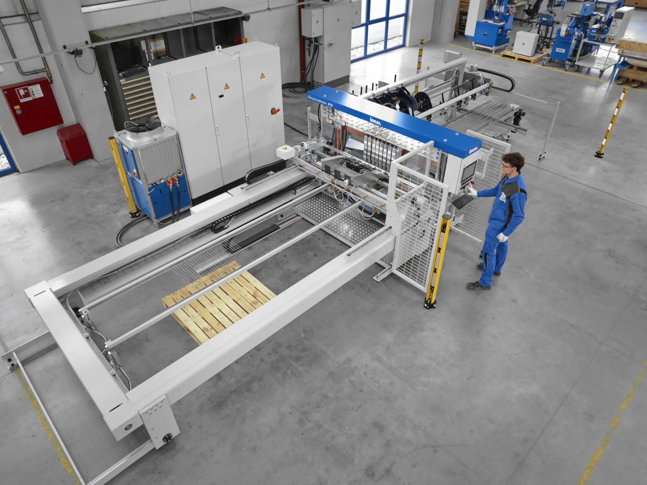 EasyLineWelder 816 for wire products, cable trays, data centers, and much more