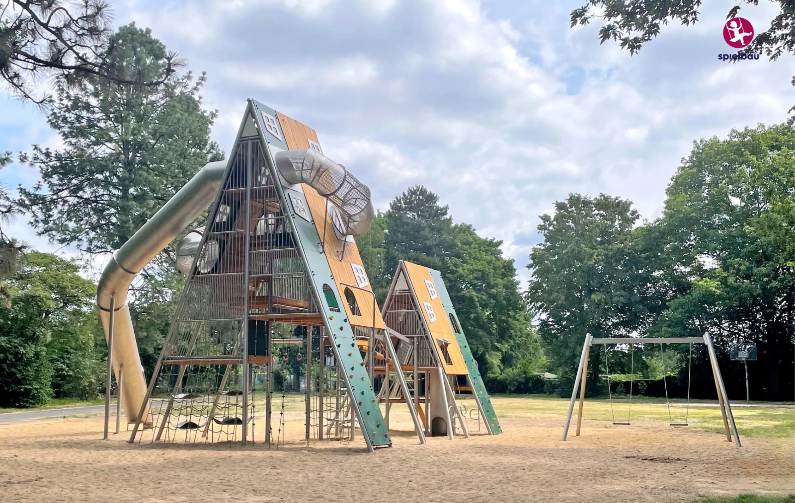 Seven meter high play houses