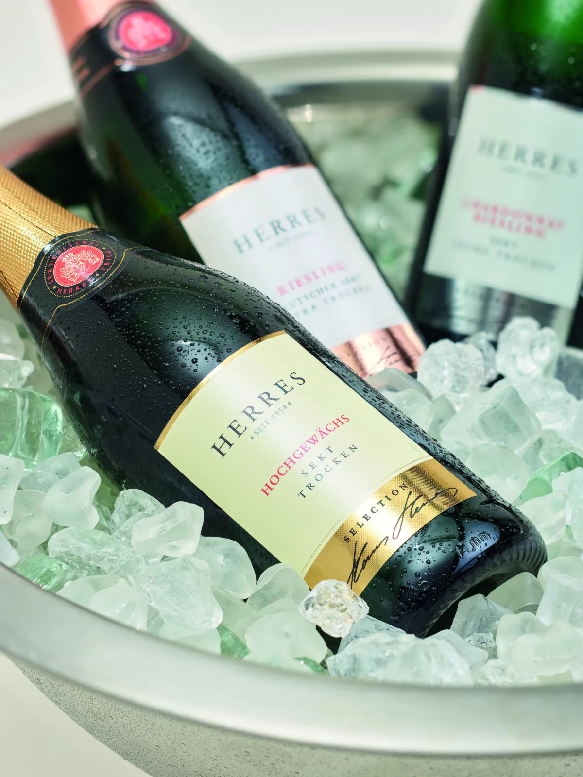 HERRES SEKT - HOUSE BRAND - Herres is our house brand and a tribute to our founder Hans Herres. His signature stands for the expectional quality of these finely balanced cuvées.