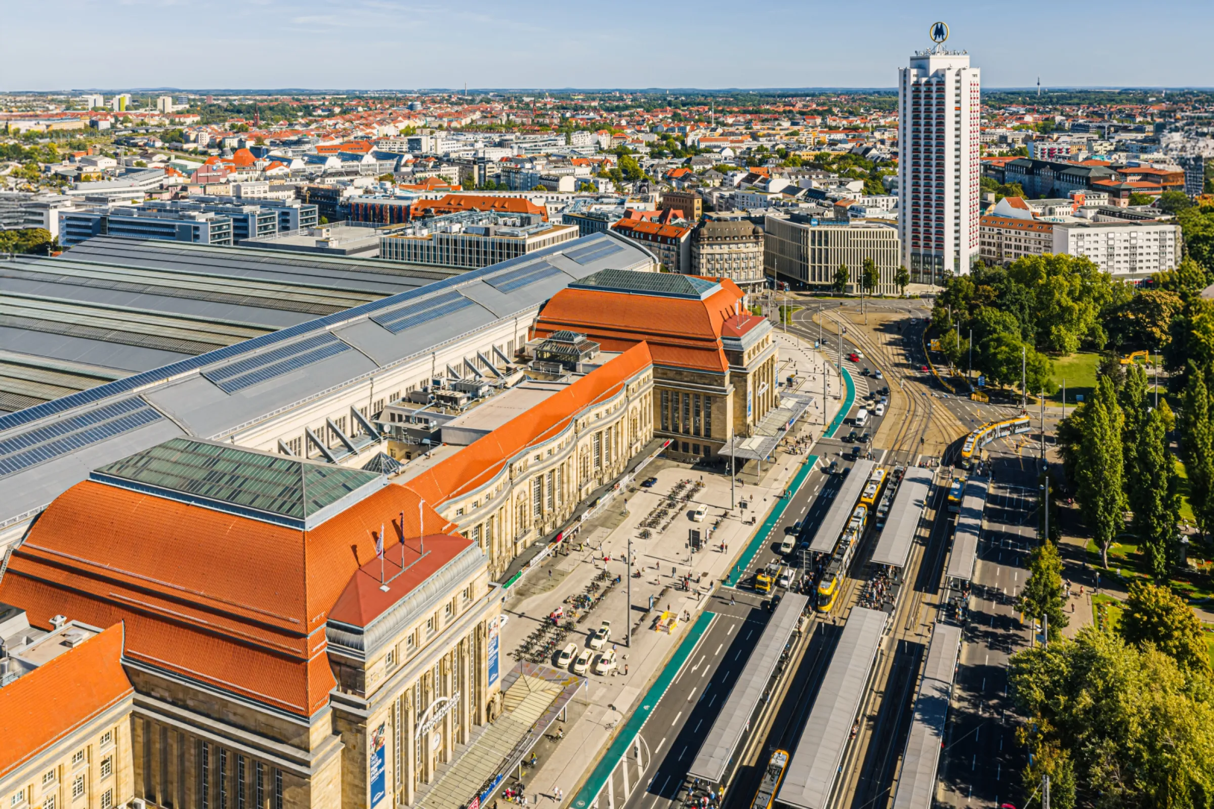 Leipzig Central Station - Leipzig is a perfect conference destination. The city has an excellent infrastructure, numerous hotels and an open-minded culture. © Philipp Kirschner
