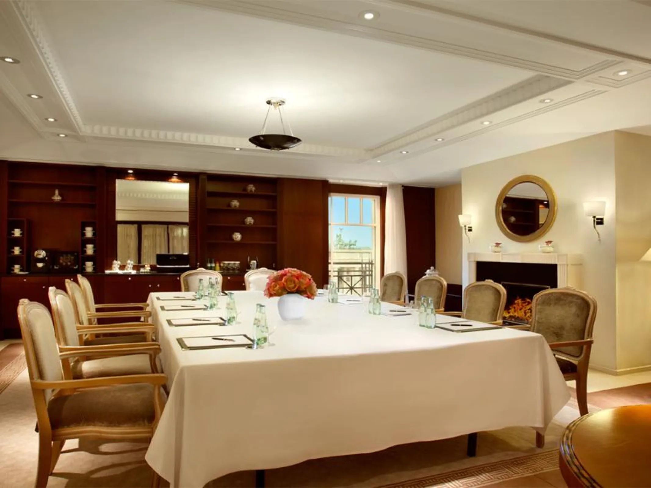 Executive Lounge 3