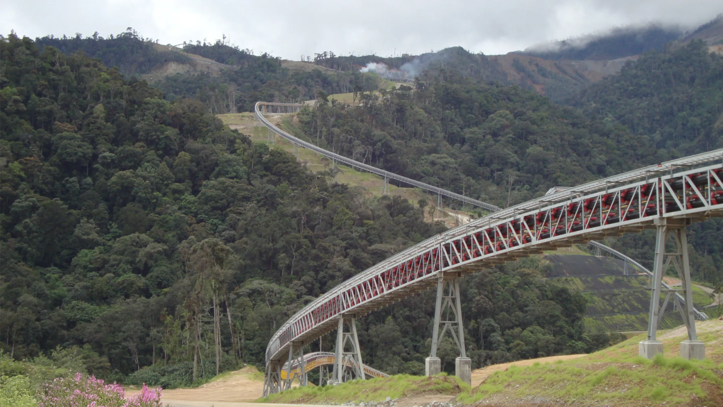 KOCH Overland Pipe Conveyor