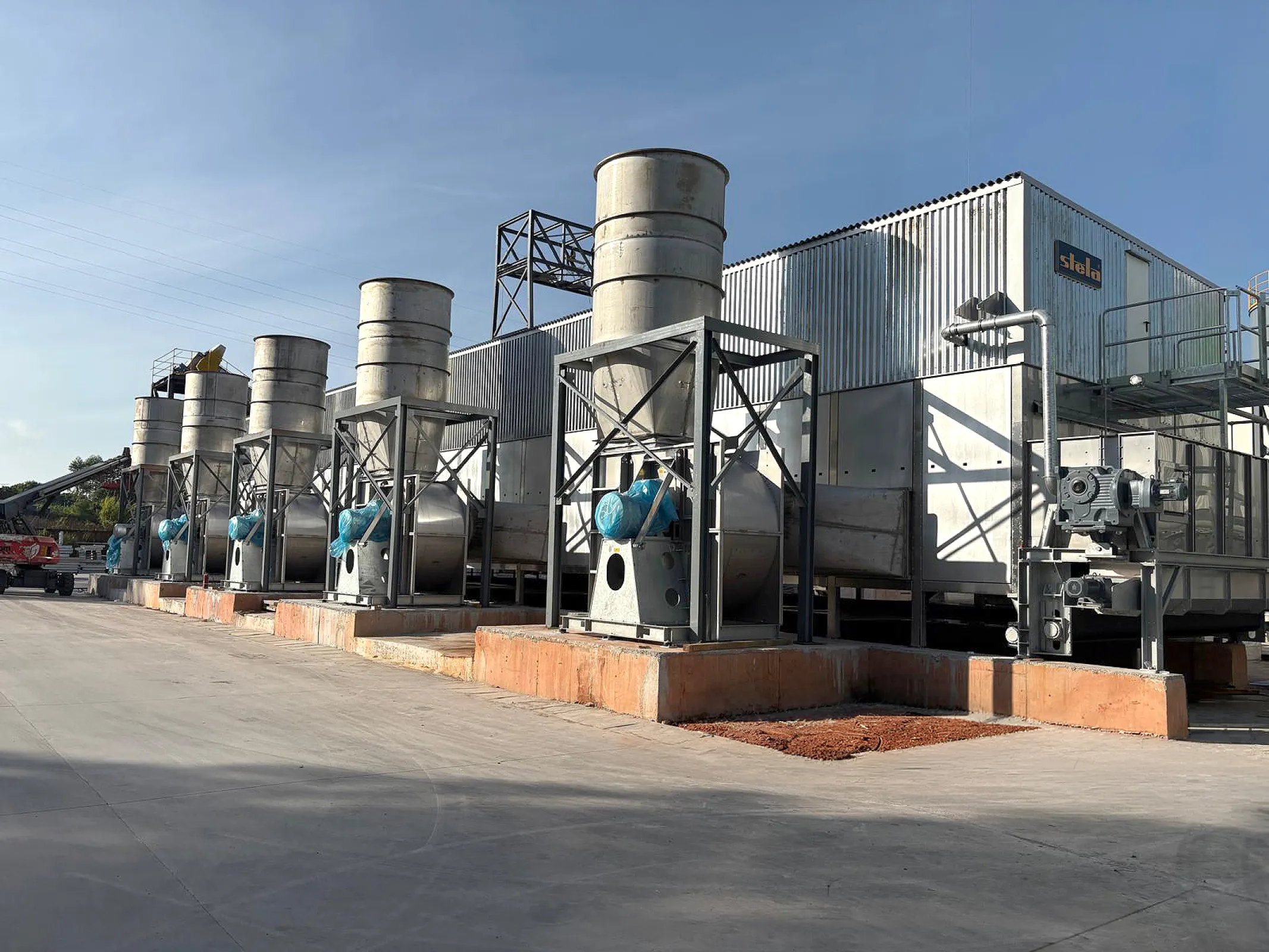 Belt dryer in China for Eucalyptus chips and acacia chips
