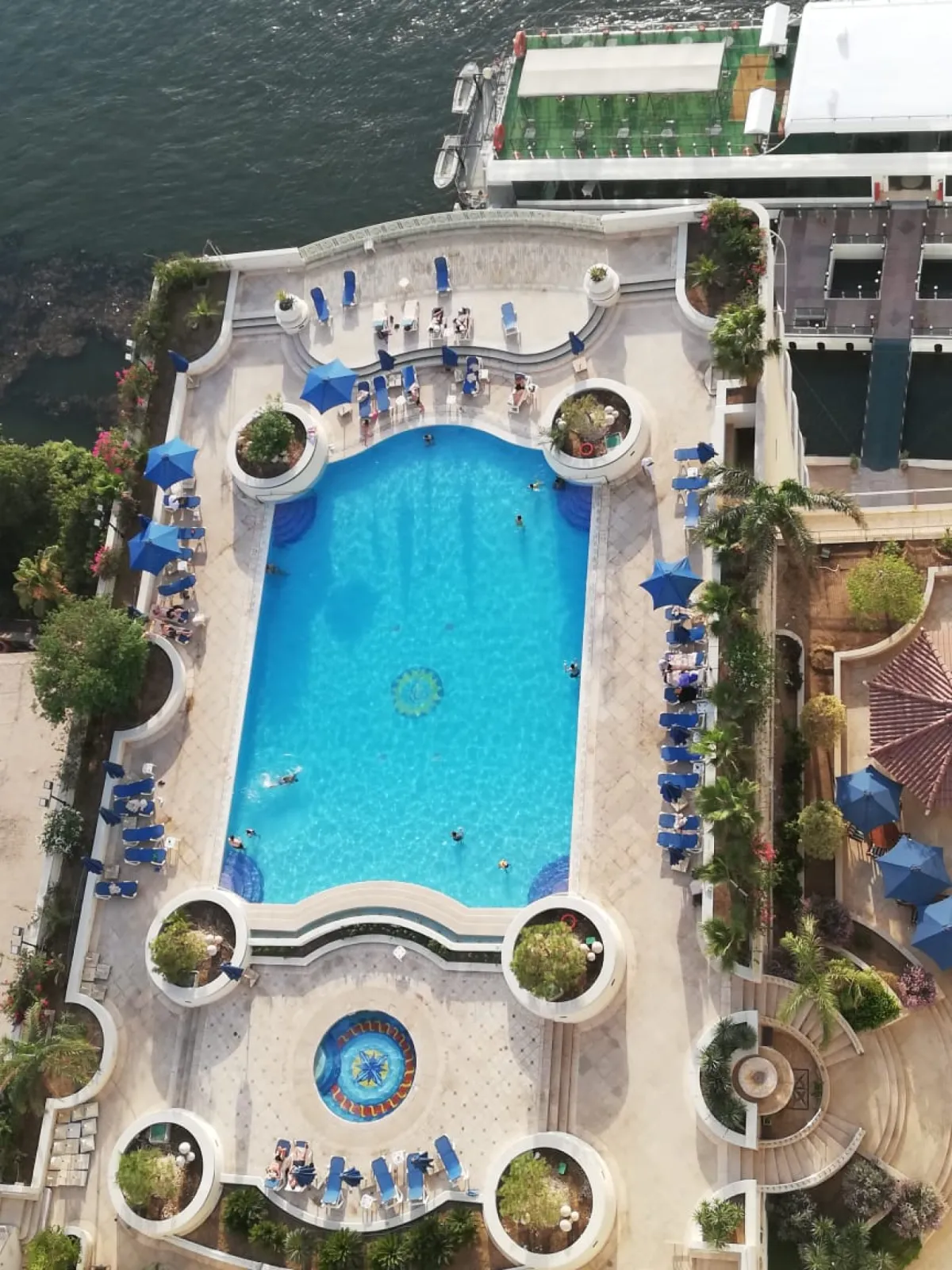 Swimming Pool Hilton Cairo - Waterproofing with VELOSIT WP 124