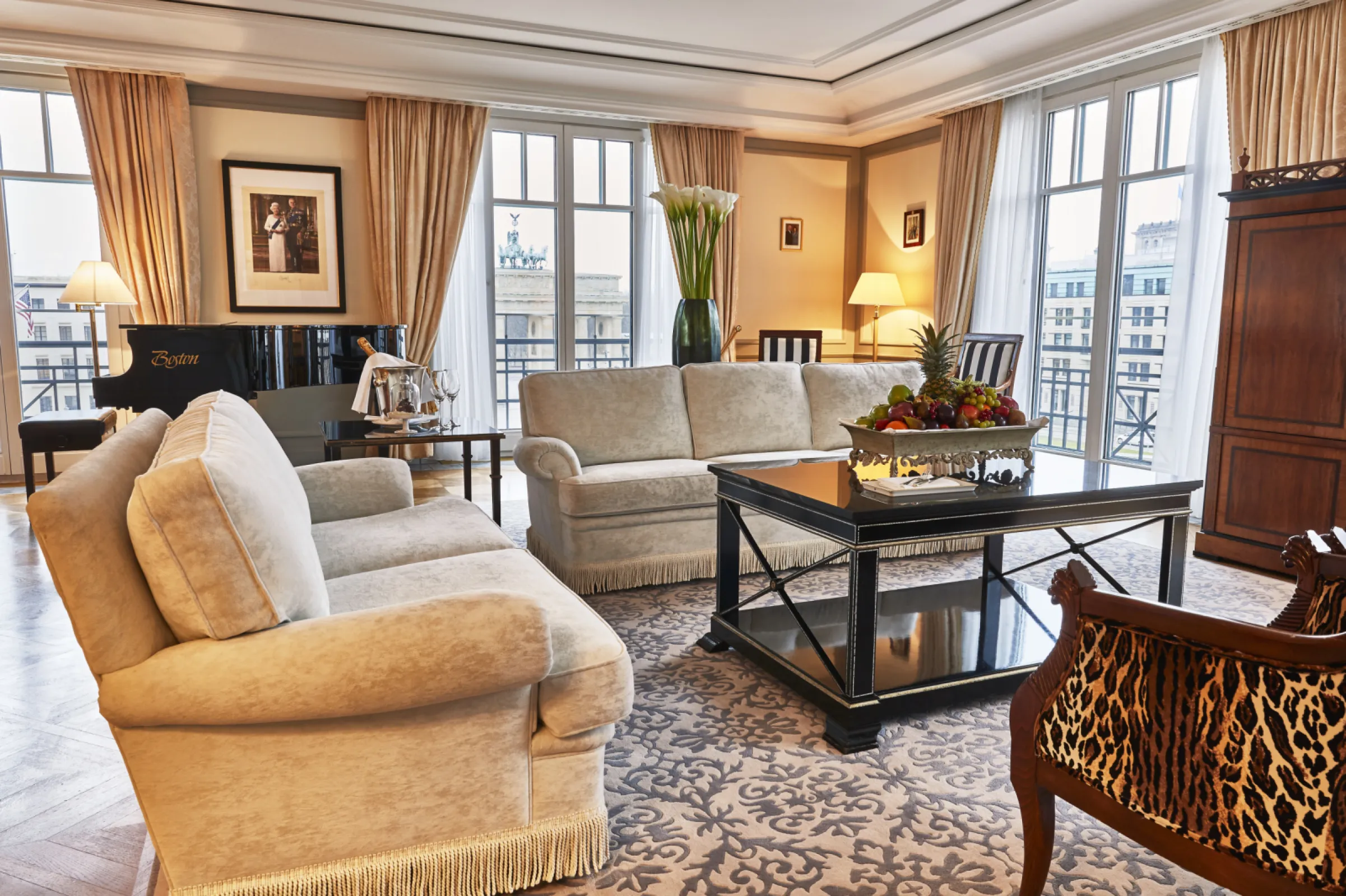 Royal Suite & "Michael Jackson window"