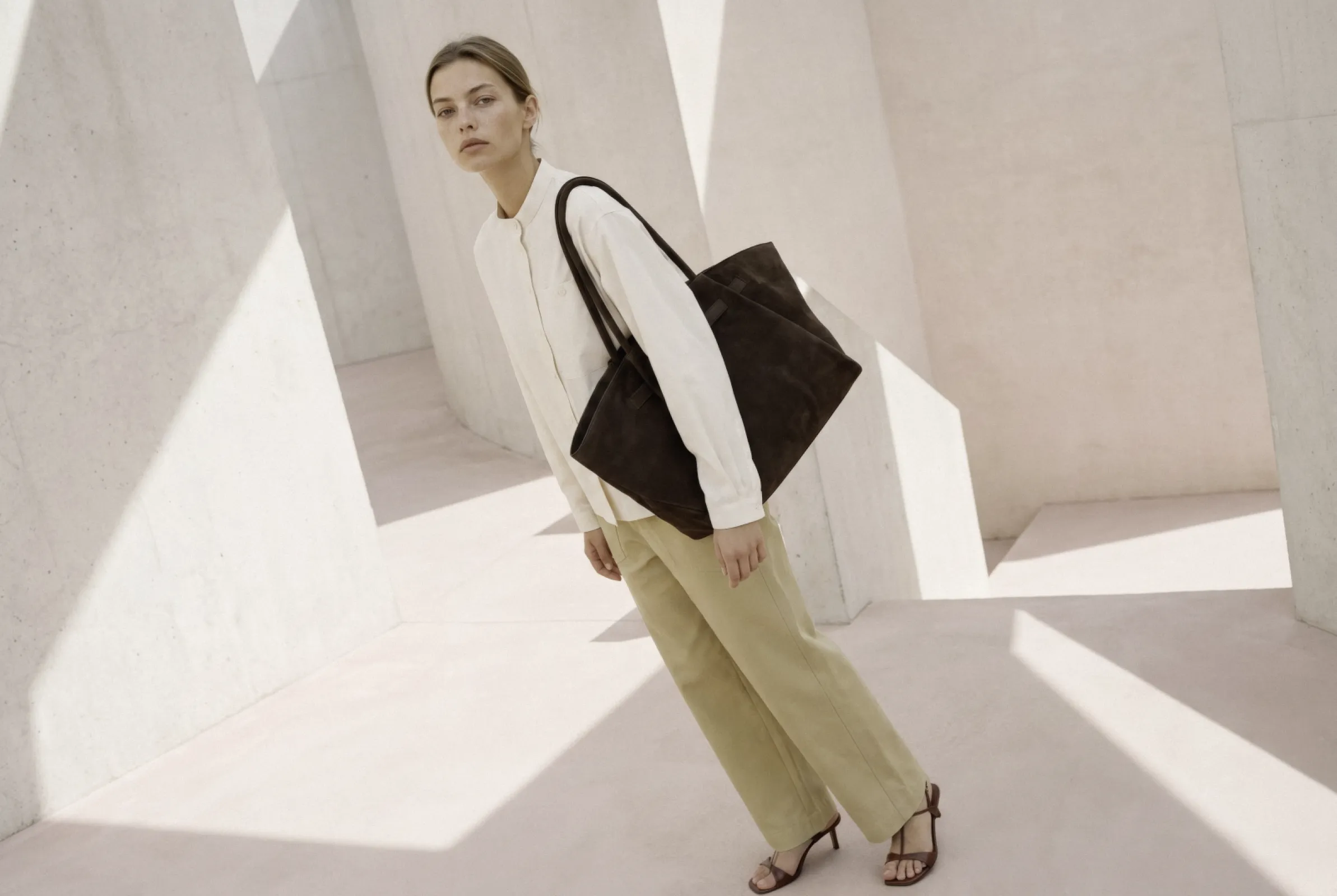 INES Business Shopper 3133
