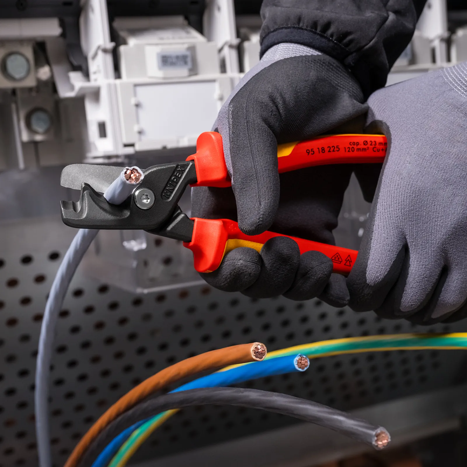 Cable cutters