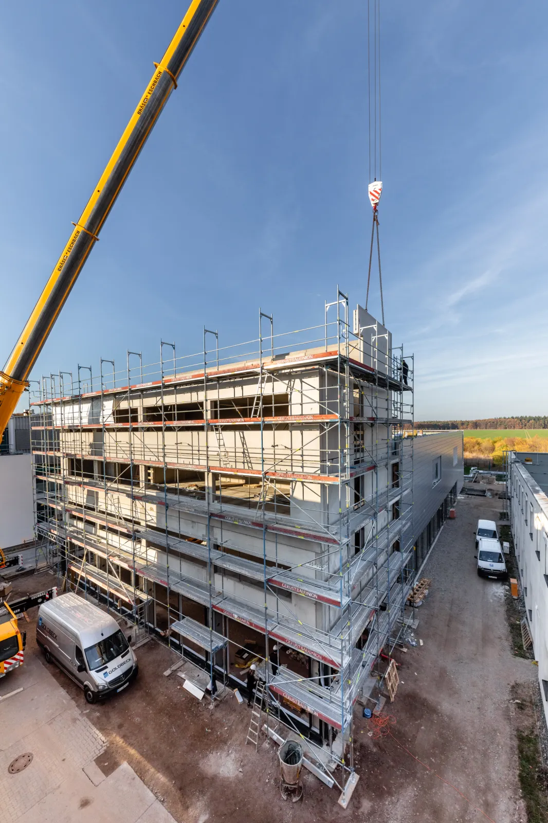 Laboratory and office building under construction