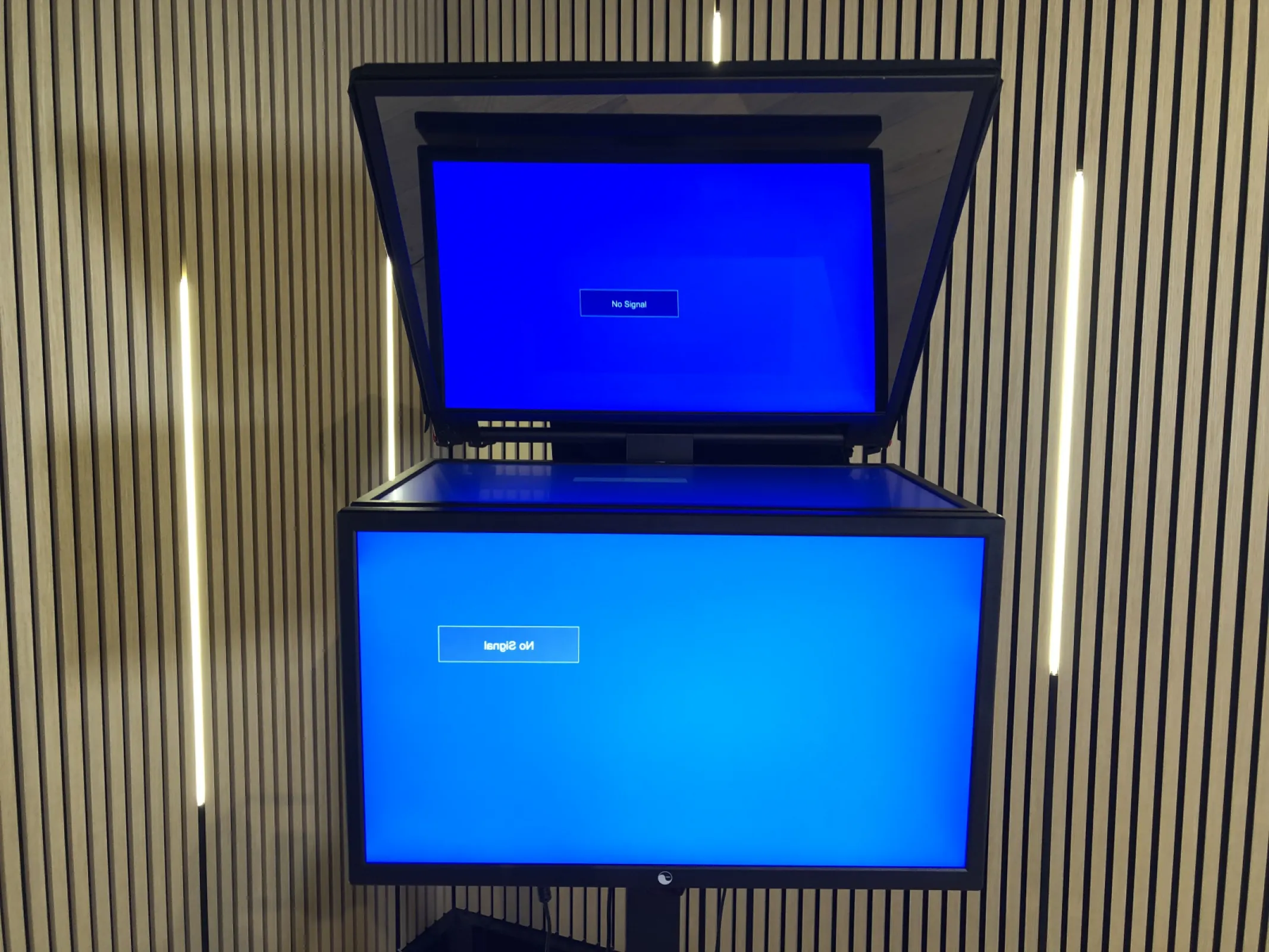 Monster Prompter 32" size with second monitor