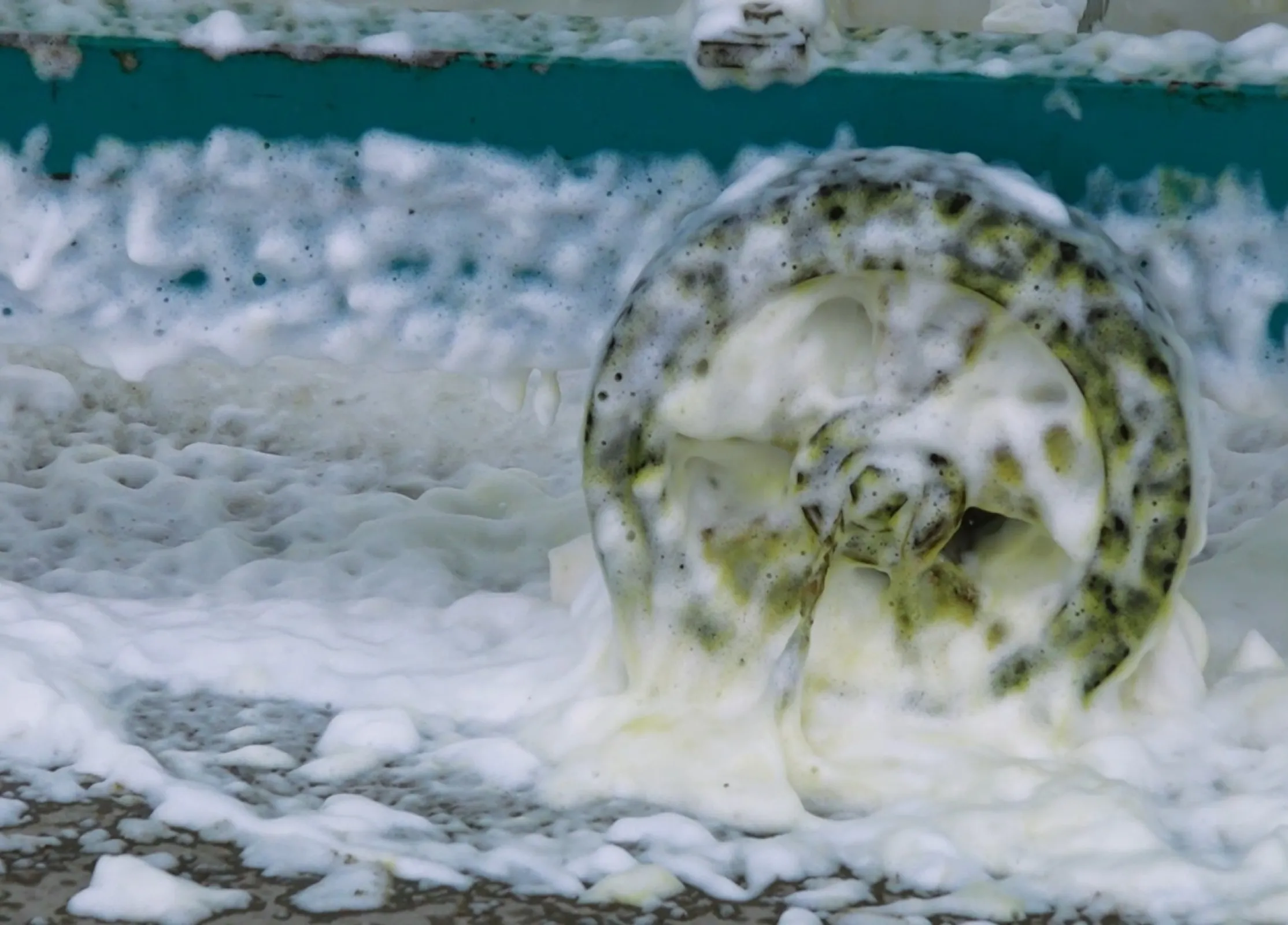 Cleaning Foam Effect