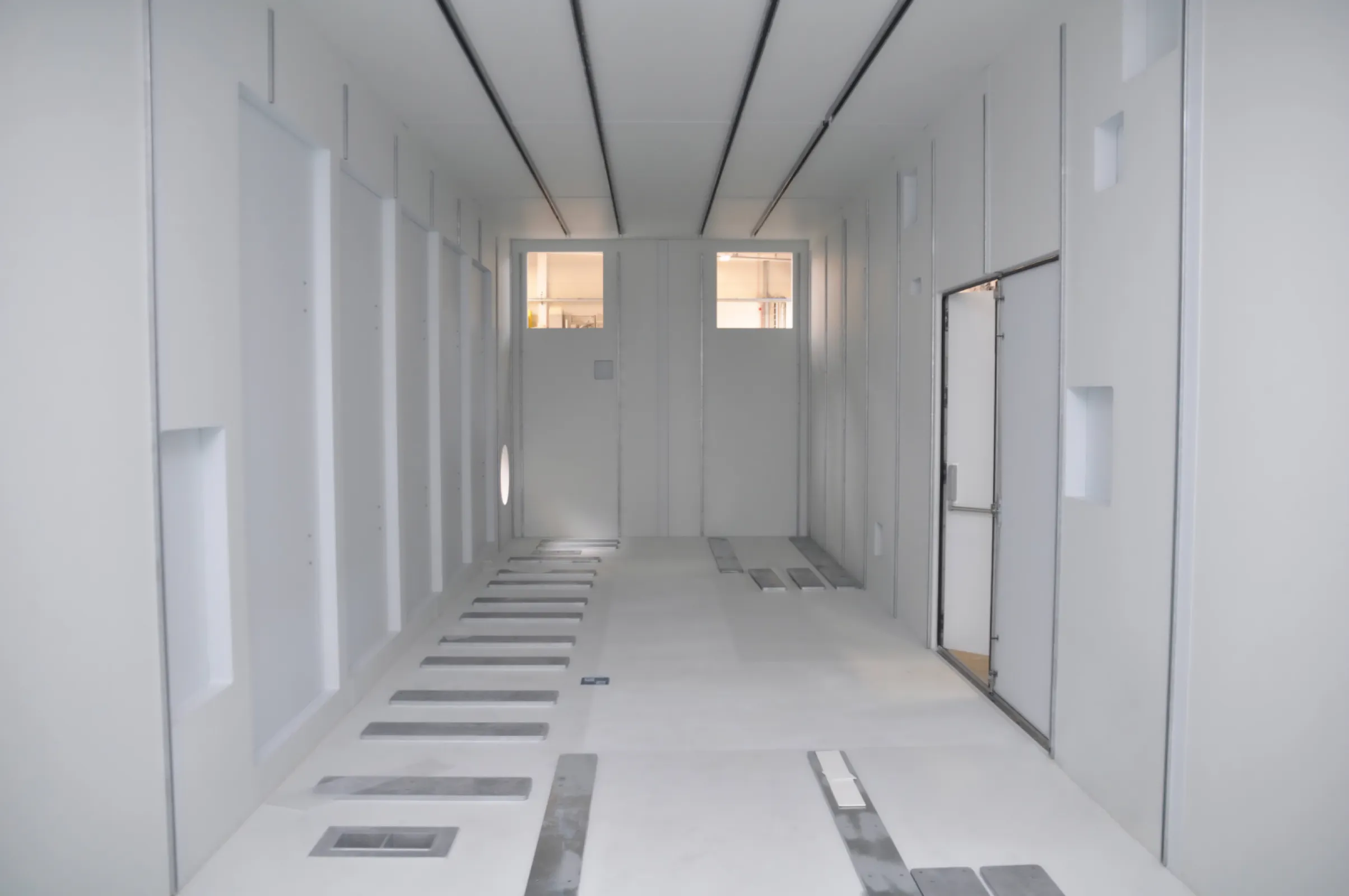 HYDRO SHELTER interior