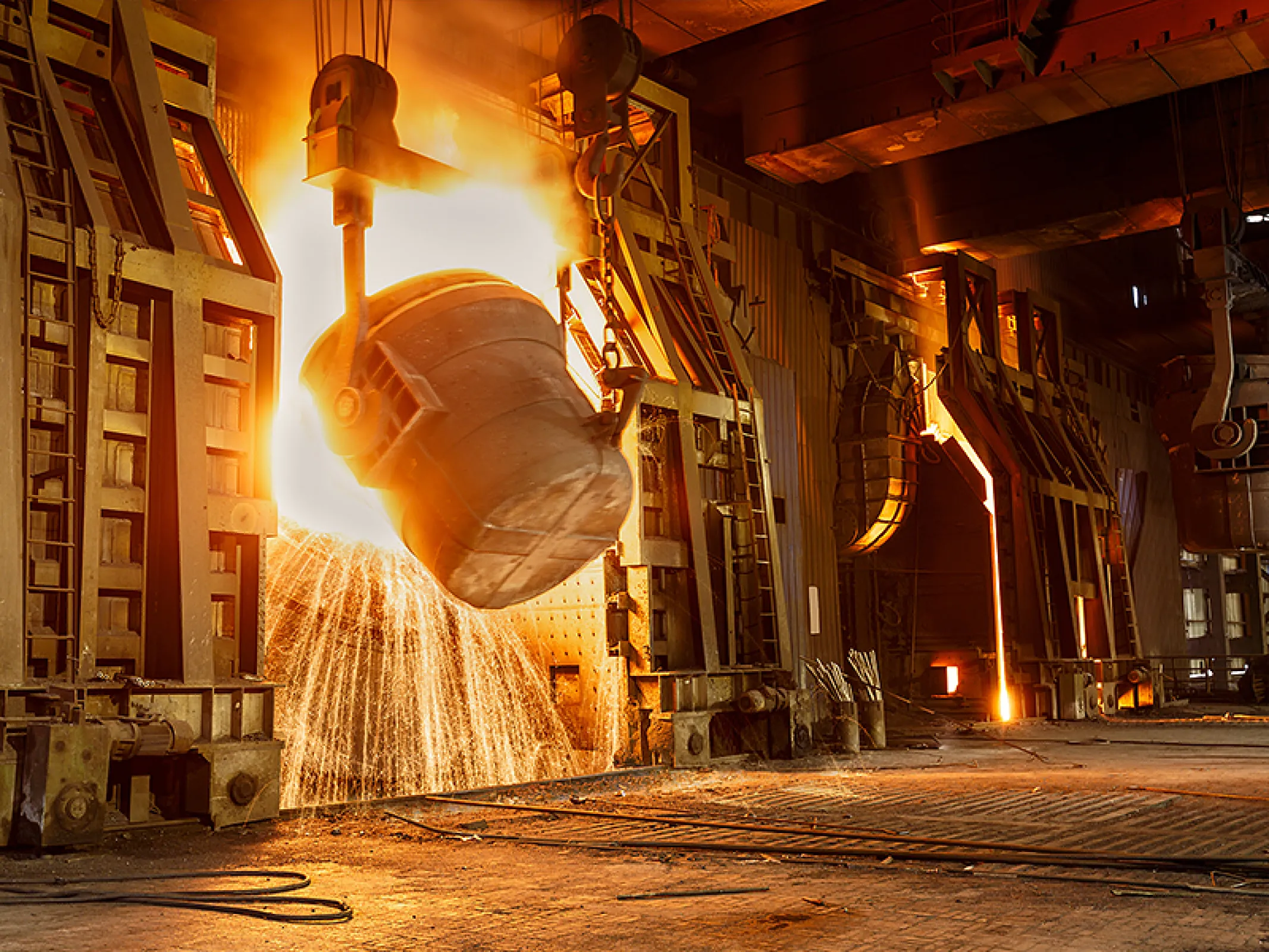 CAVEX drive technology is all about motion – For example, in the casting hall at the steelworks, when the ladle is tilted in a continuous casting machine.