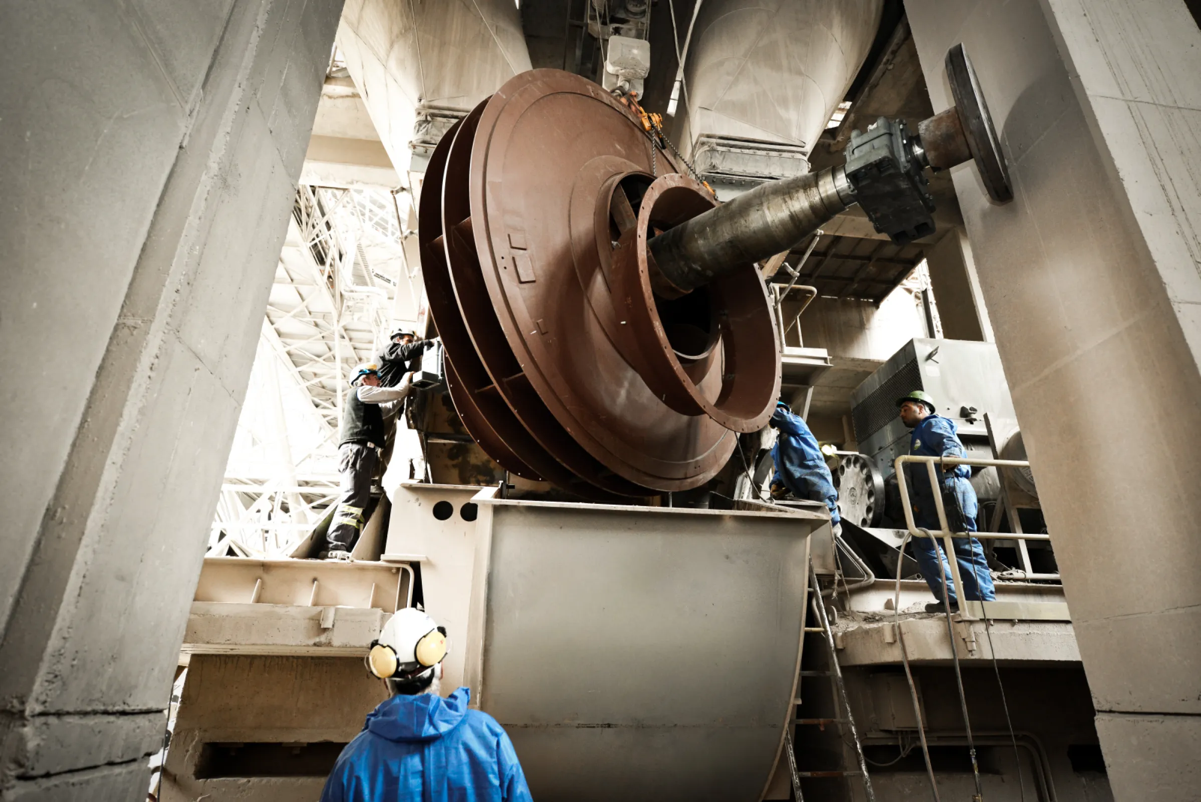 Precise Installation of a Large Industrial Rotor.