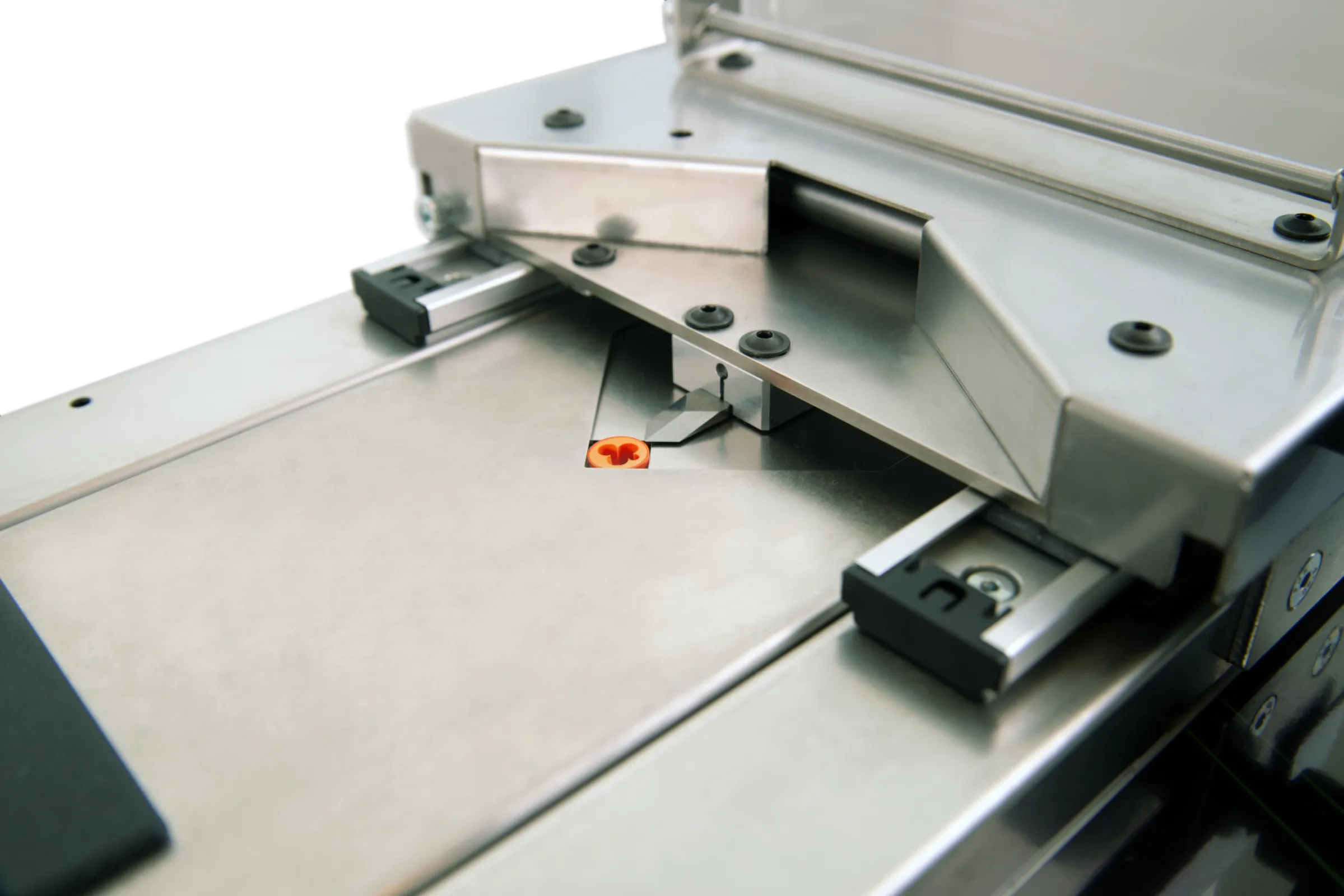 ORC VC65 with robust and durable blade with double wear time (2-sided usable)