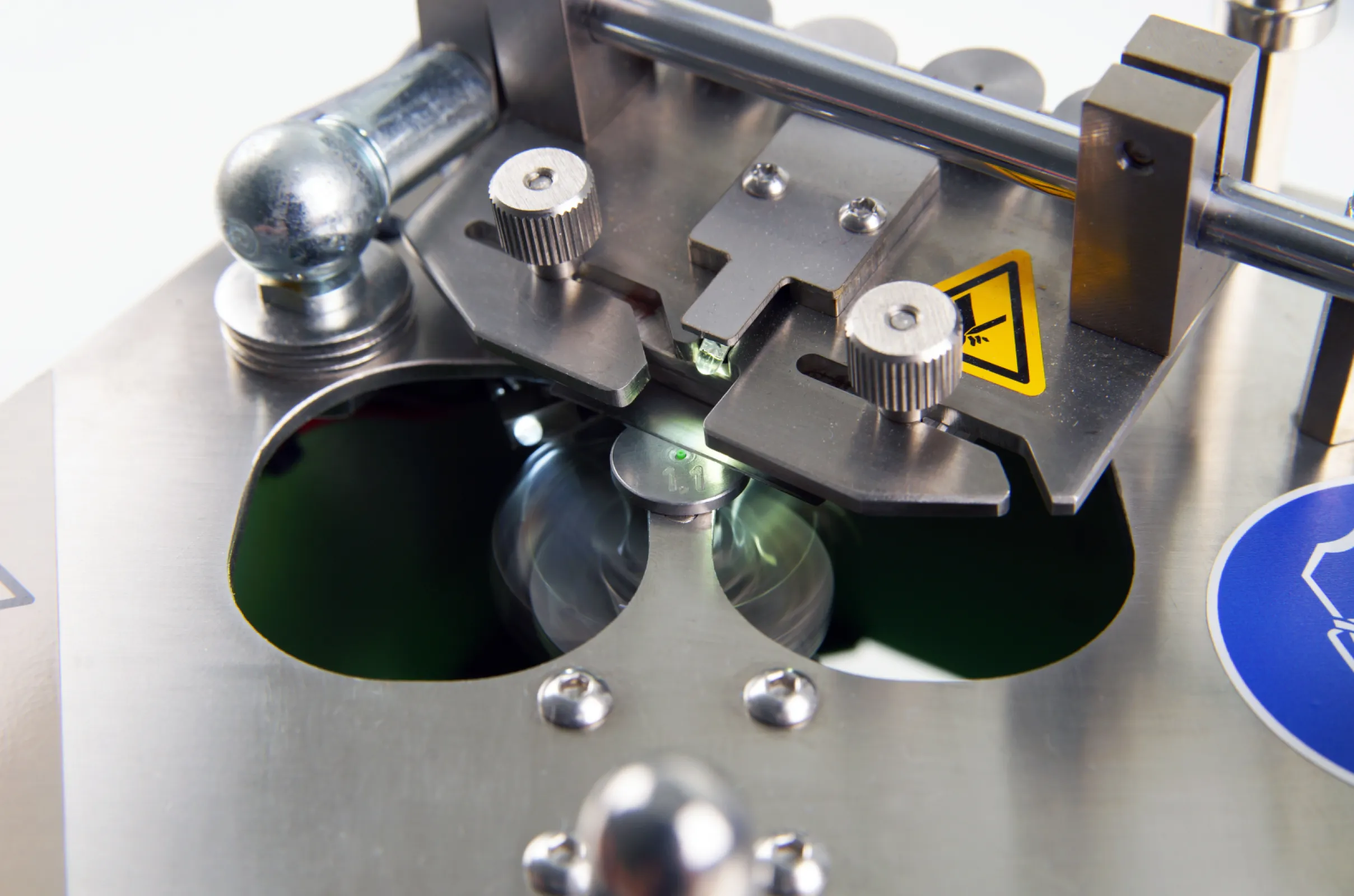 ORC Micro cutting device for very small samples up to 0.14“ depending on material and wall thickness