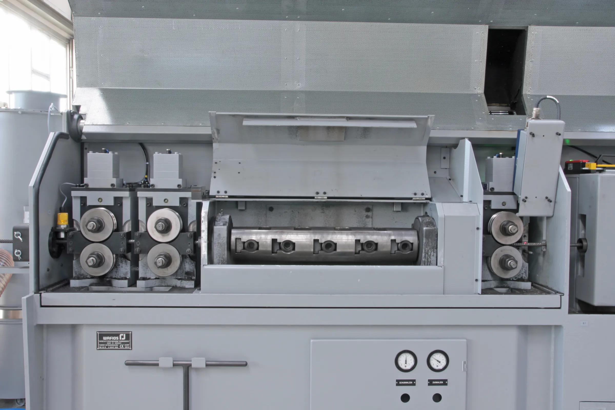 Infeed with straightening and cut RB 53