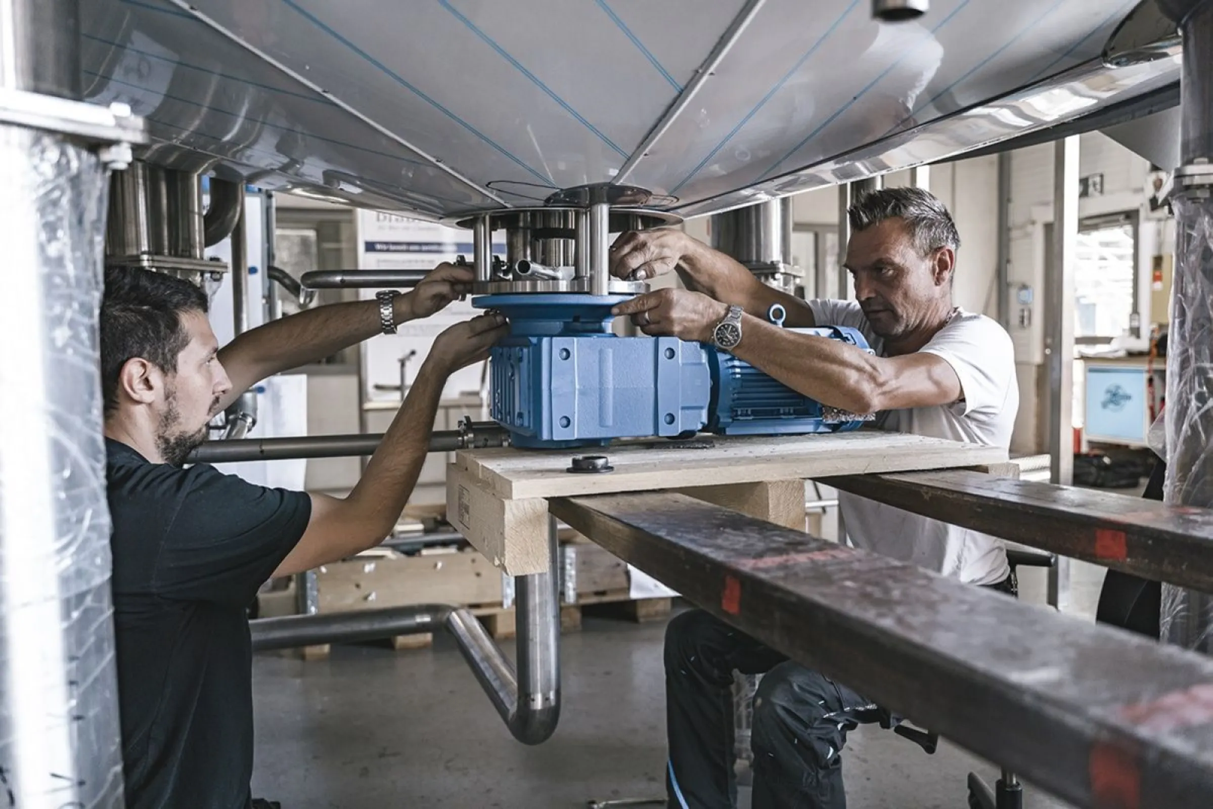 Our service does not stop there. BrauKon team supports customers worldwide through commissioning, maintenance, remote diagnostics and 24/7 service.