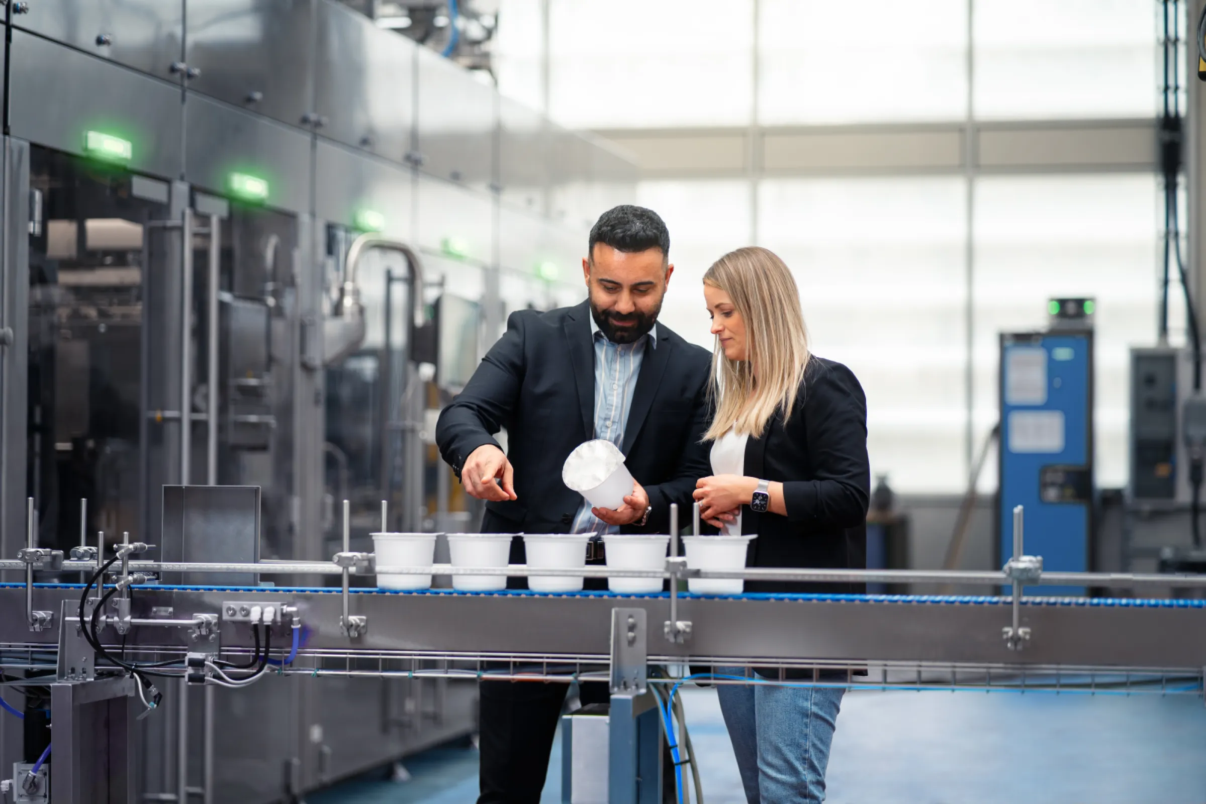 Ampack provides end-to-end support throughout the entire machine life cycle, from initial consultation and requirements analysis to the planning, engineering, and manufacturing of bespoke solutions.
