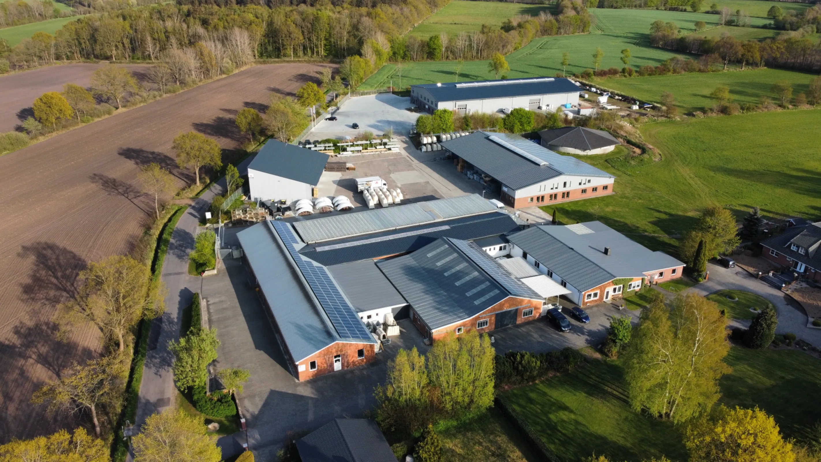 Headquarters and Production Facility in Westerrönfeld.