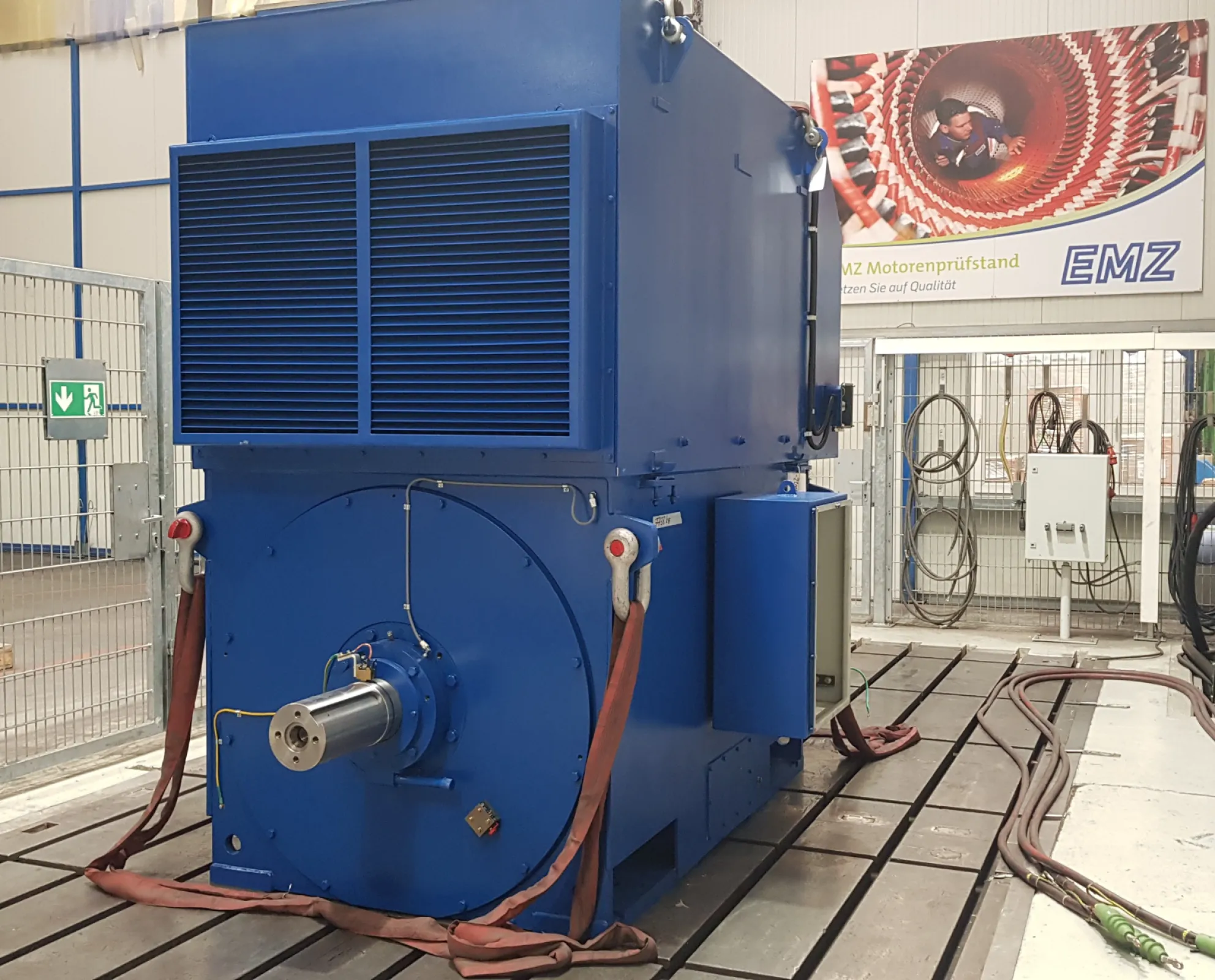 Motor: 2x AKL 630-06-036  (1700 kW / 10 kV) + 2x VFD - Application: High pressure grinding rolls - Location: Raygorodok (Kazakhstan)
