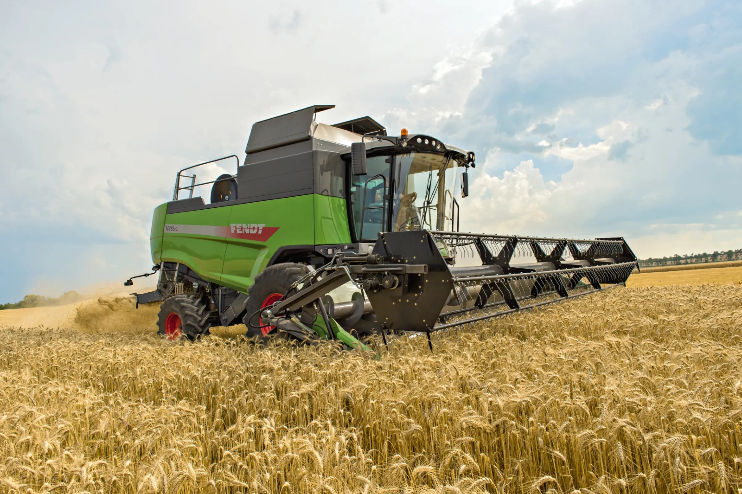 Fendt 6335 – a high-performance and fuel-efficient combine harvester for efficient harvesting