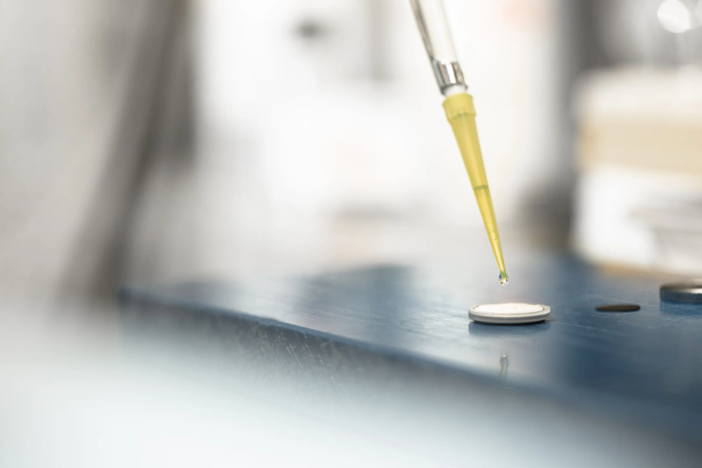Filling an LFP coin cell with electrolyte