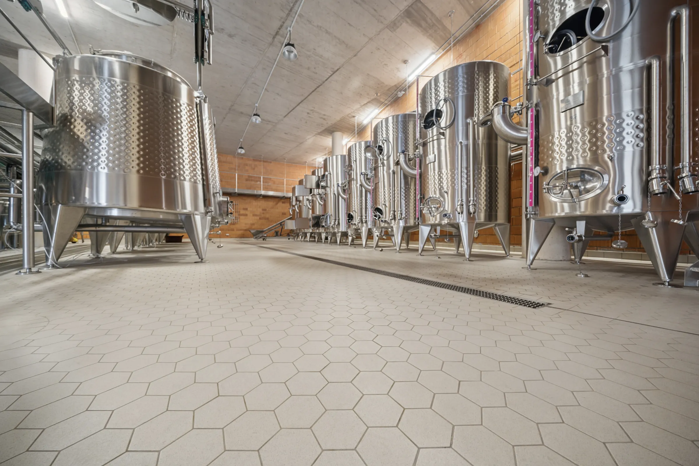 Industrial ceramic flooring systems for food processing industry