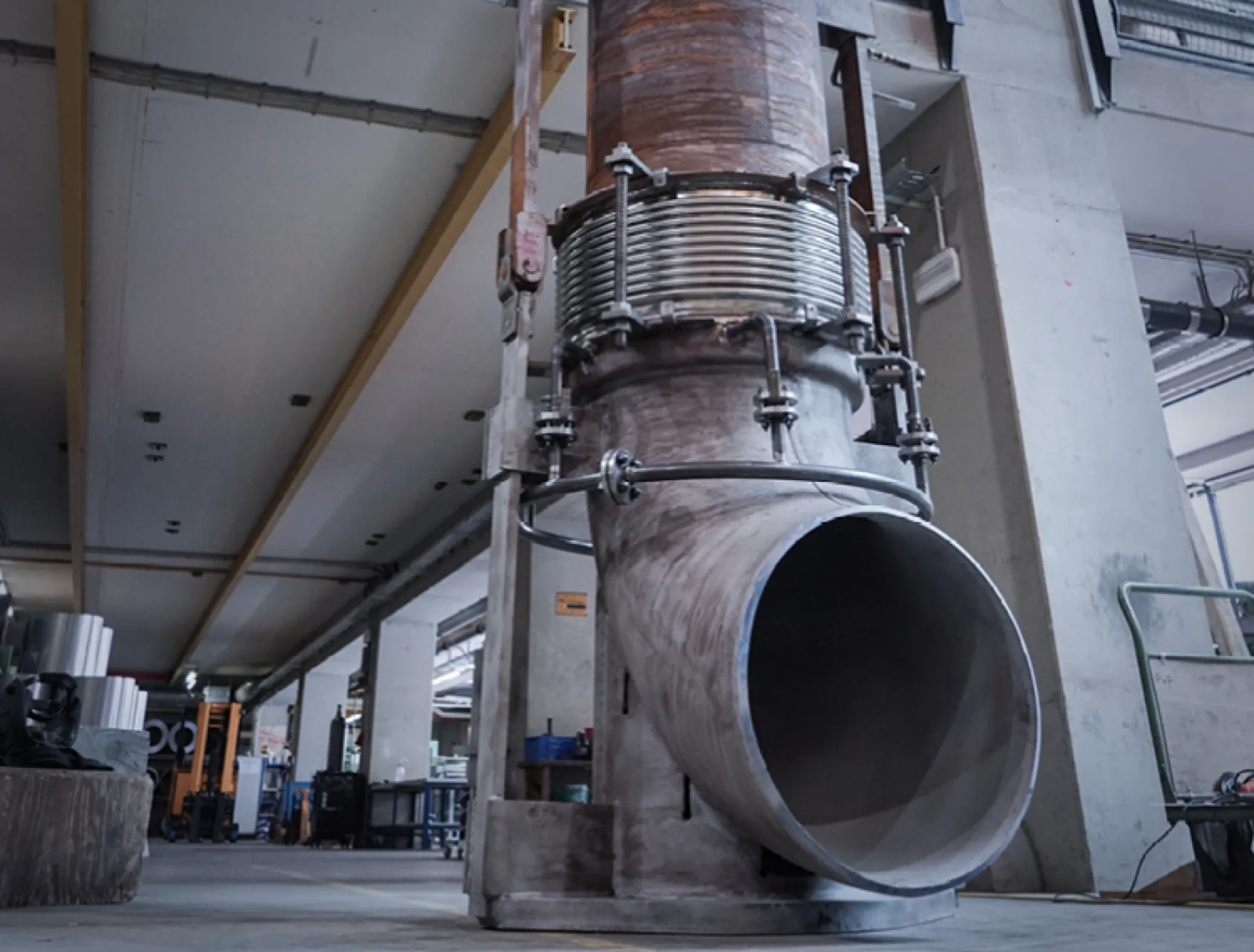 Witzenmann lateral expansion joint for olefin plant in a refinery