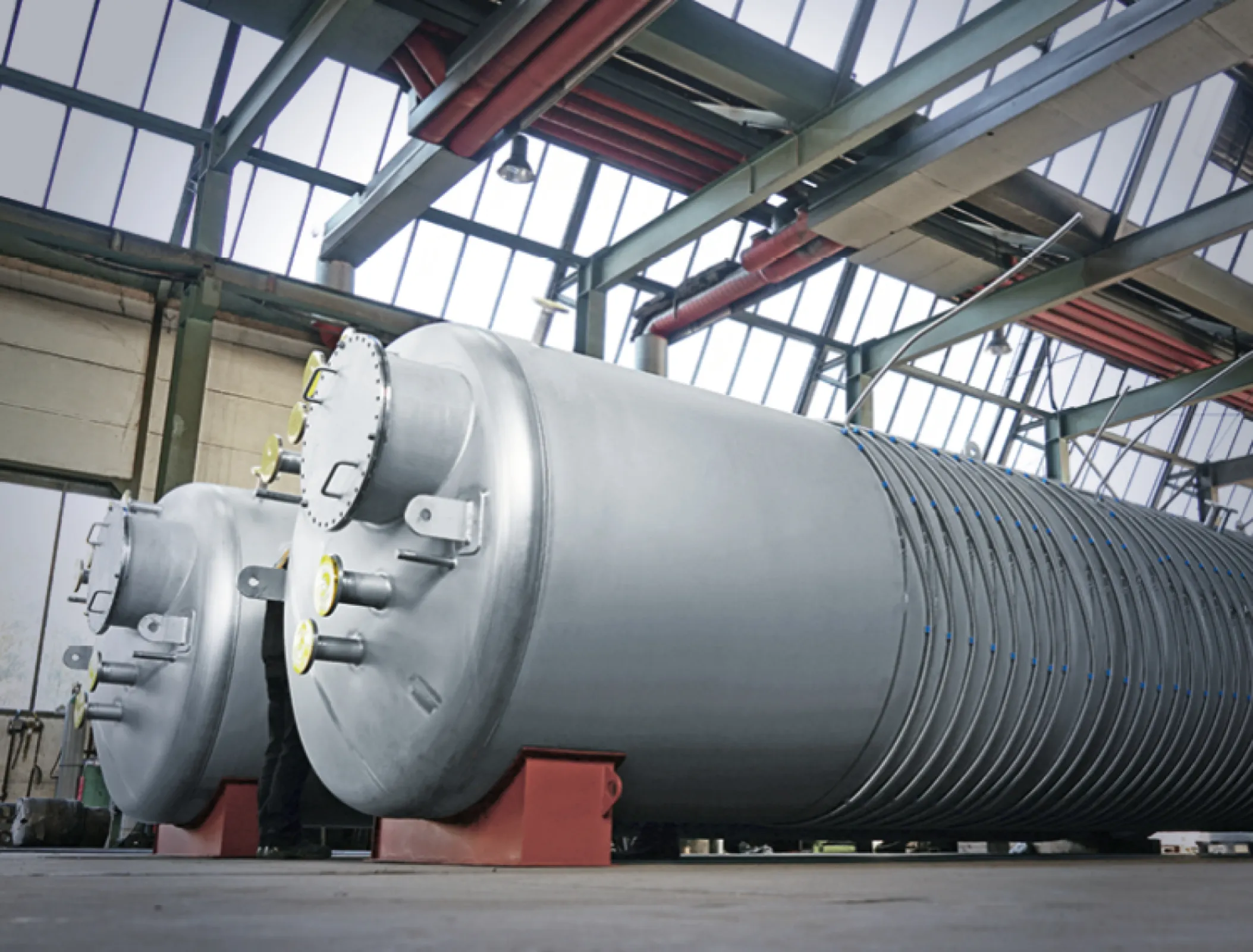 1200 metres trace heating hoses for storage tanks to maintain the temperature.