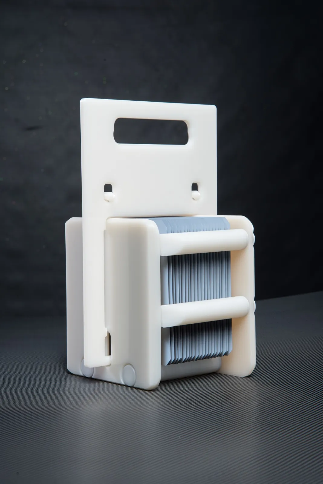 qCAR - customized carrier for use in a beaker