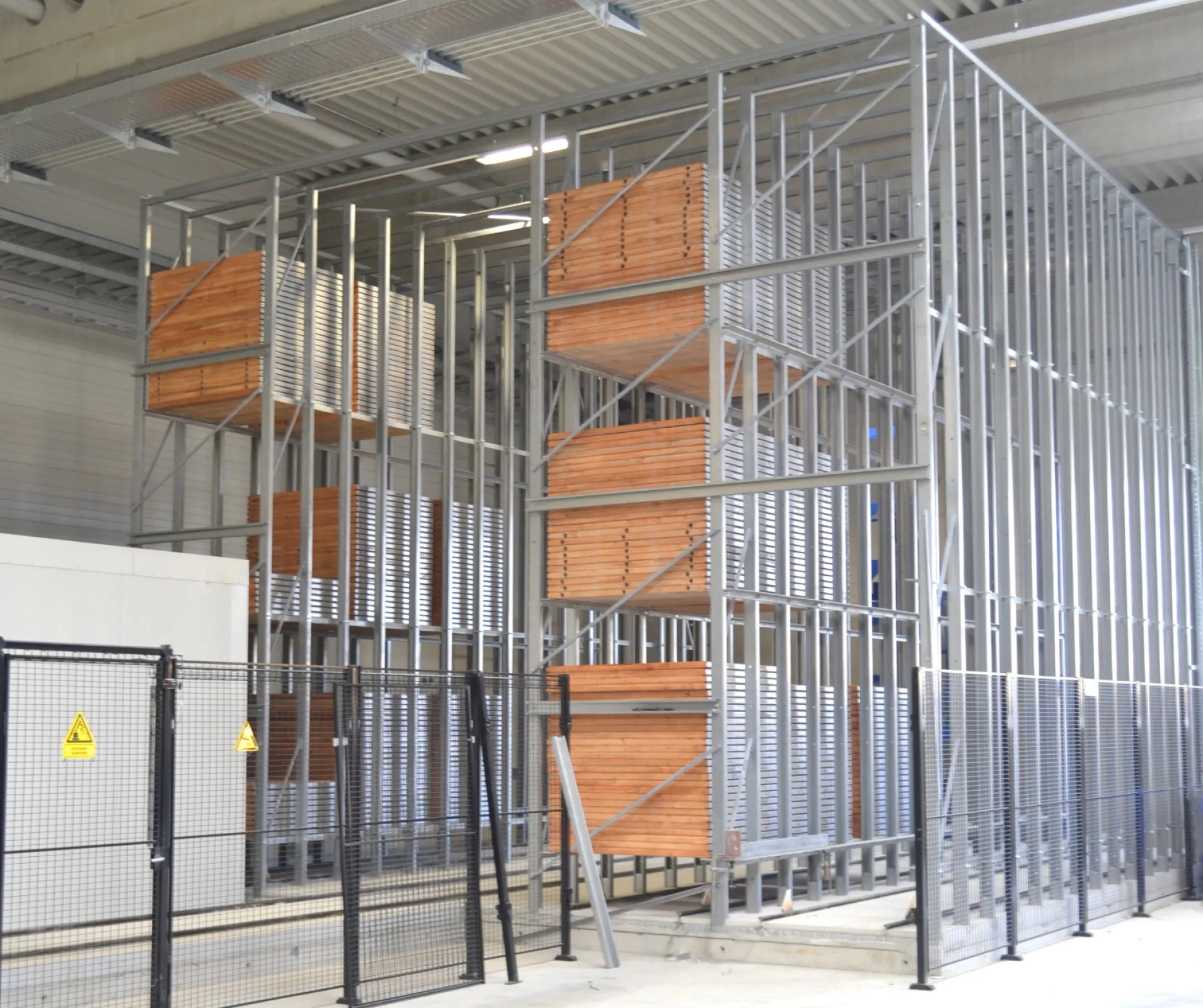 Pallet buffer rack