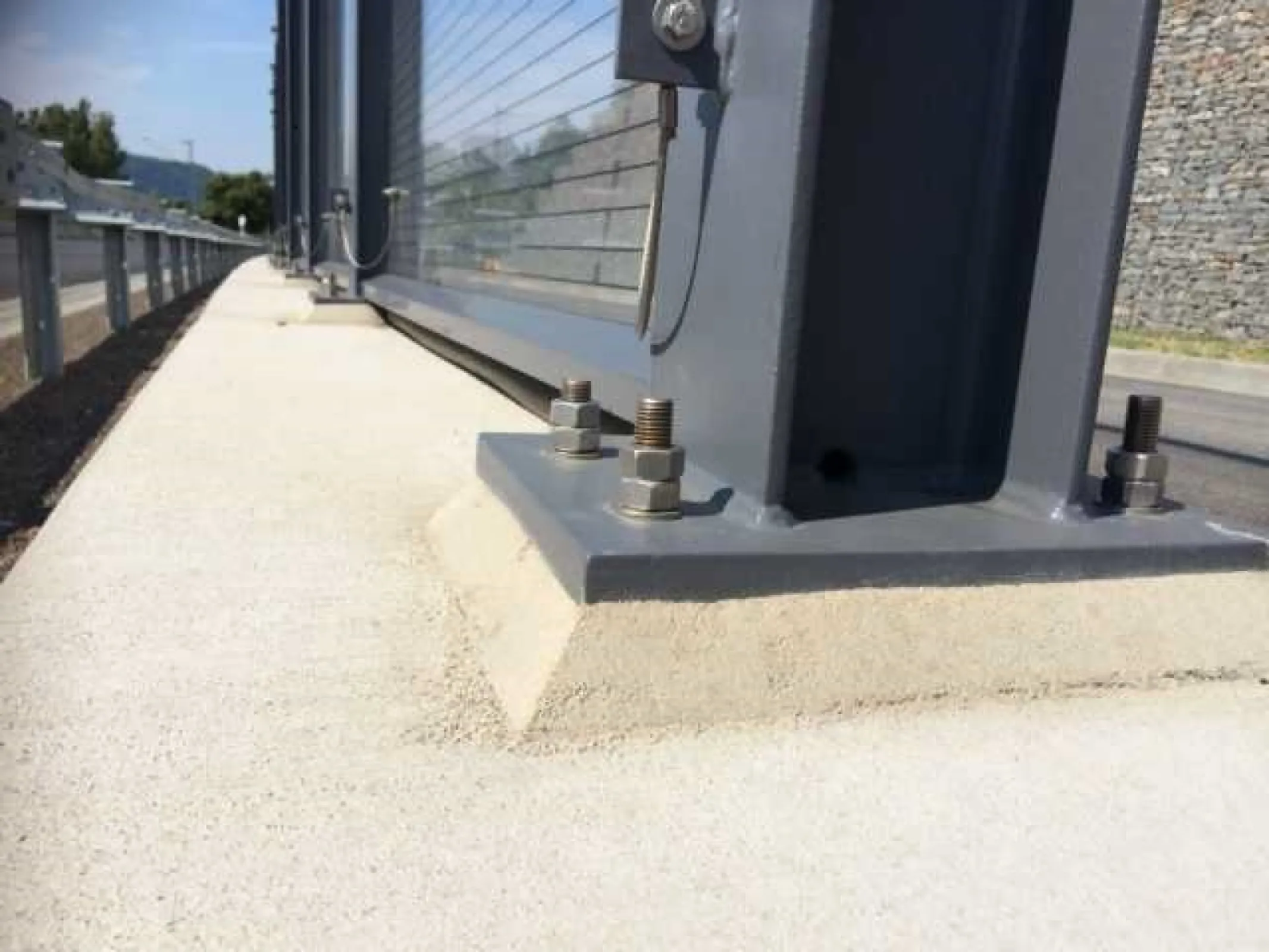Bridge bearing with Silikal R 17 Mortar Bridge bearing with Silikal R 17 Mortar