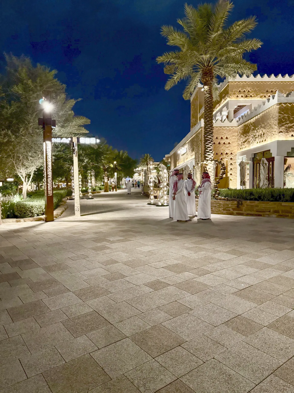 Riyadh/Bujairi Terrace/LA LINIA sandbeige