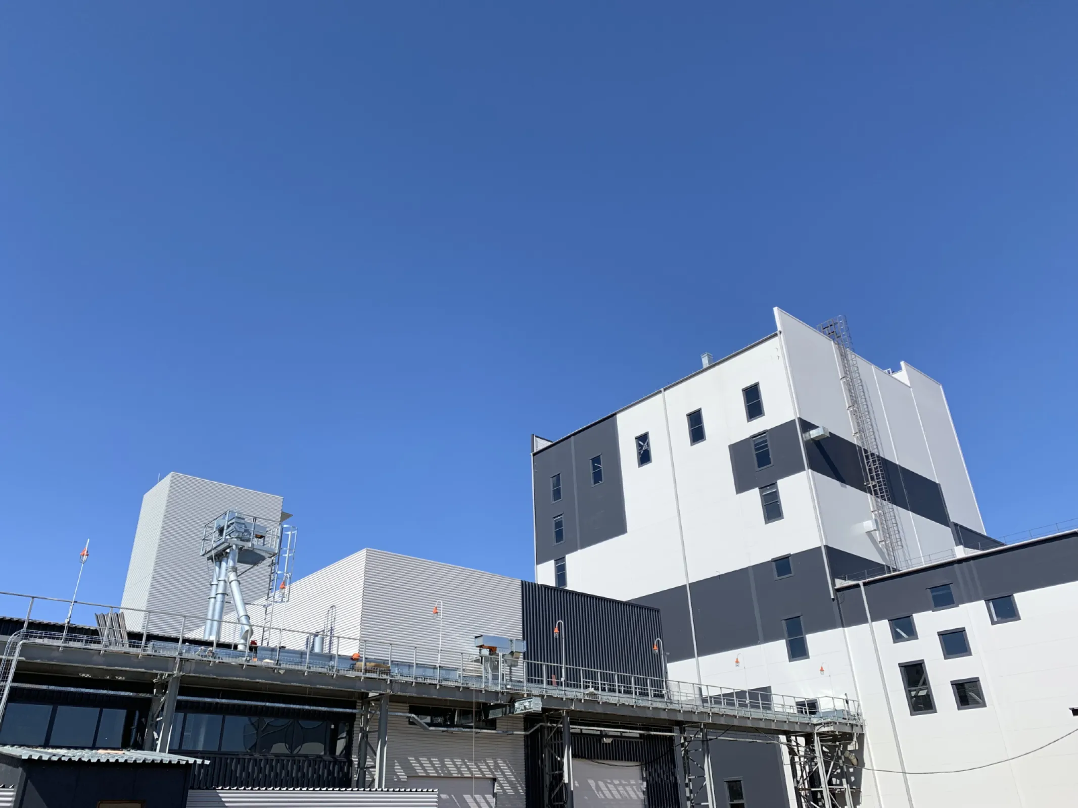 "Mustang", Russland - Plant for production of compound feed 10 t/h as well as premixes 2,5 t/h and grain storage 20.000 t