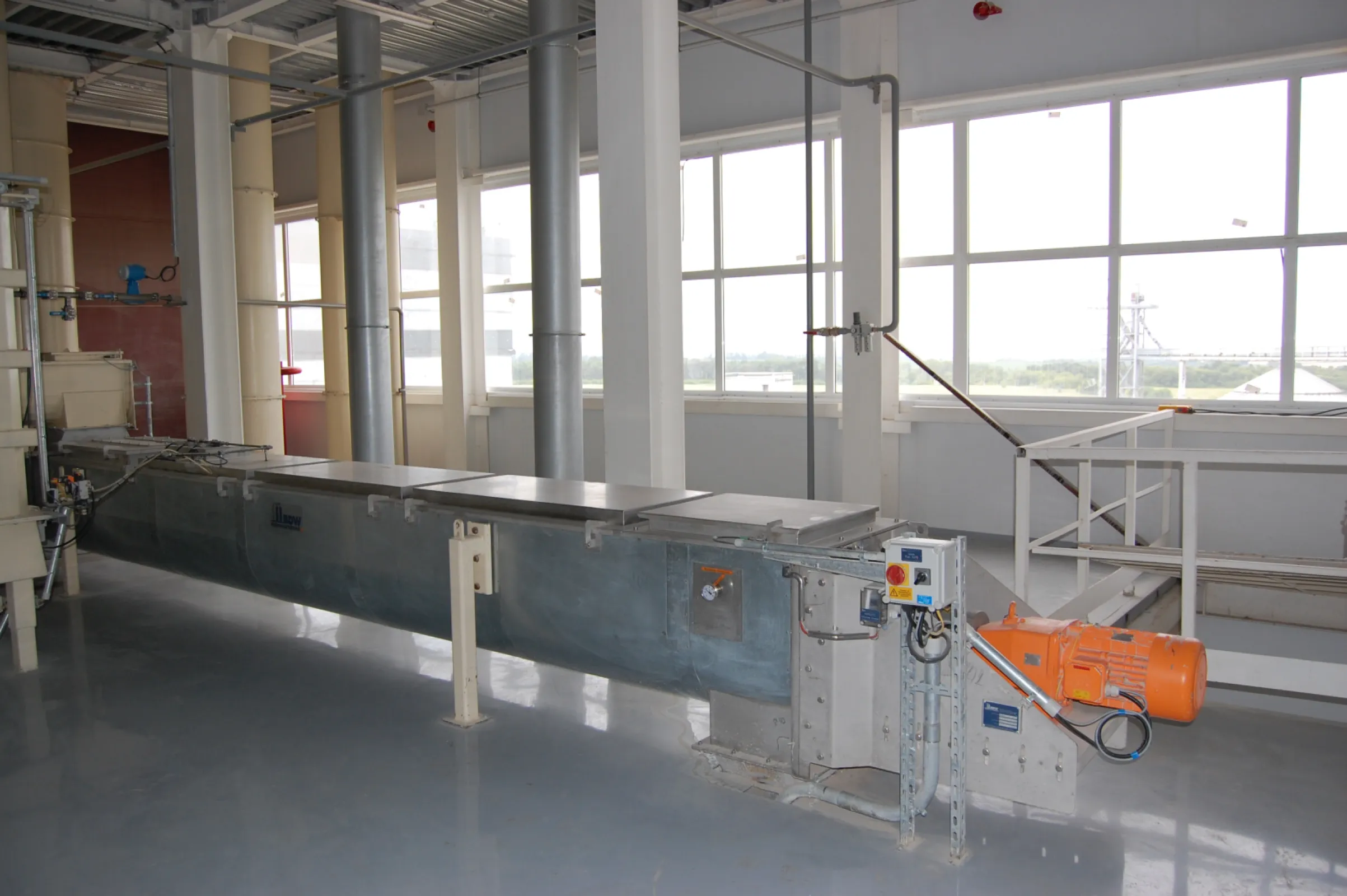 Finishing coating screw