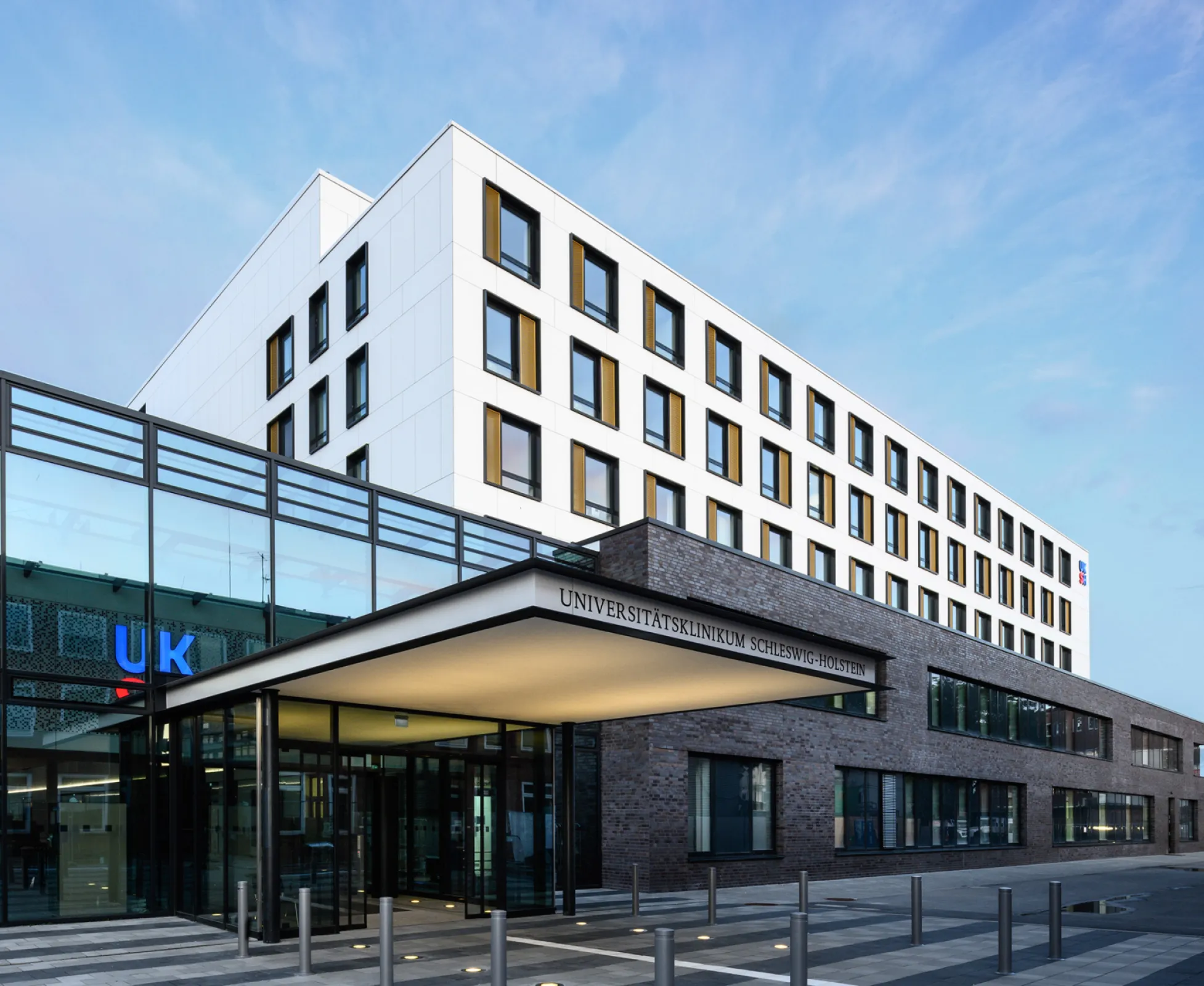 New entrance of the medical campus in Kiel. © Christa Lachenmaier