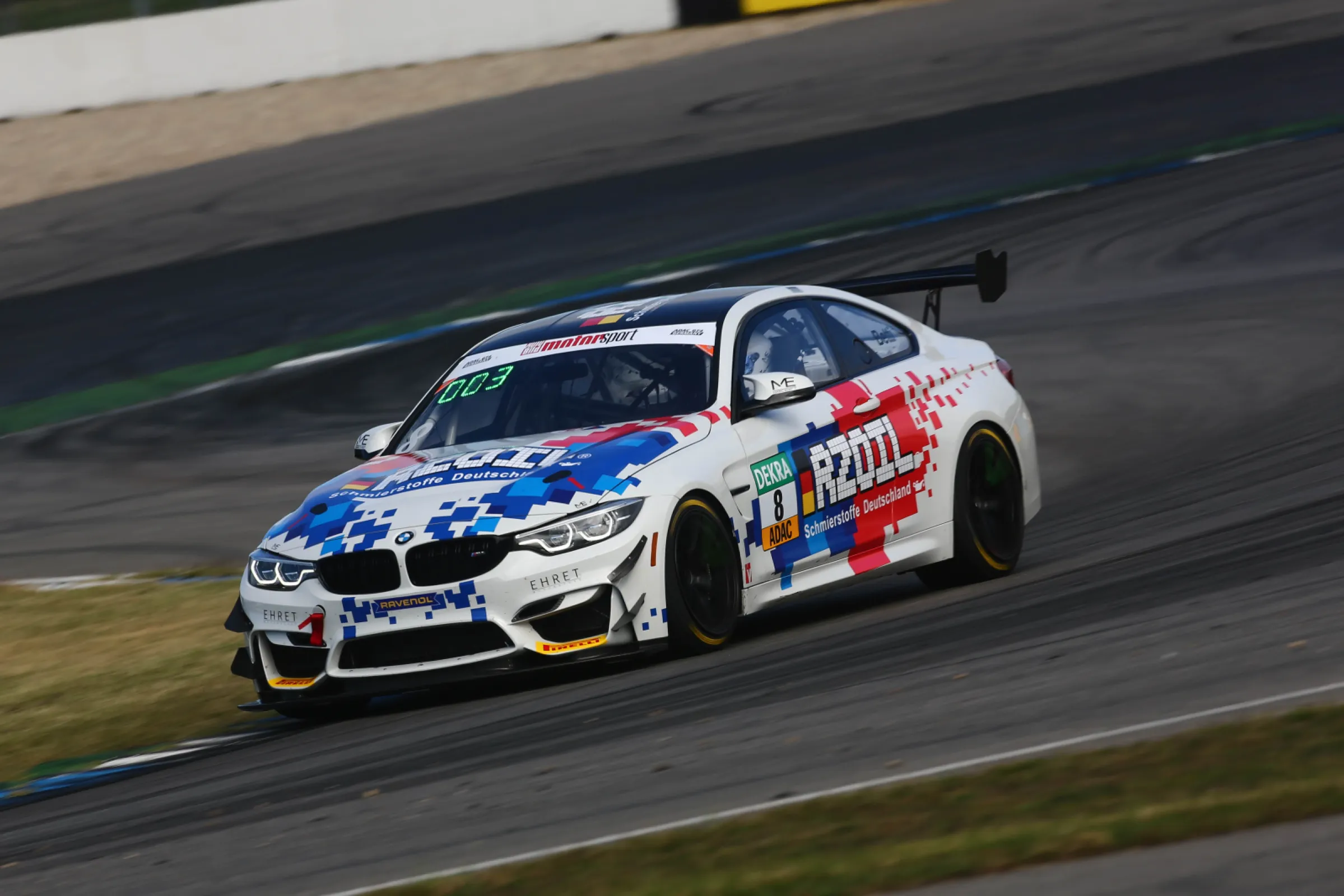 RZOIL Car sponsoring