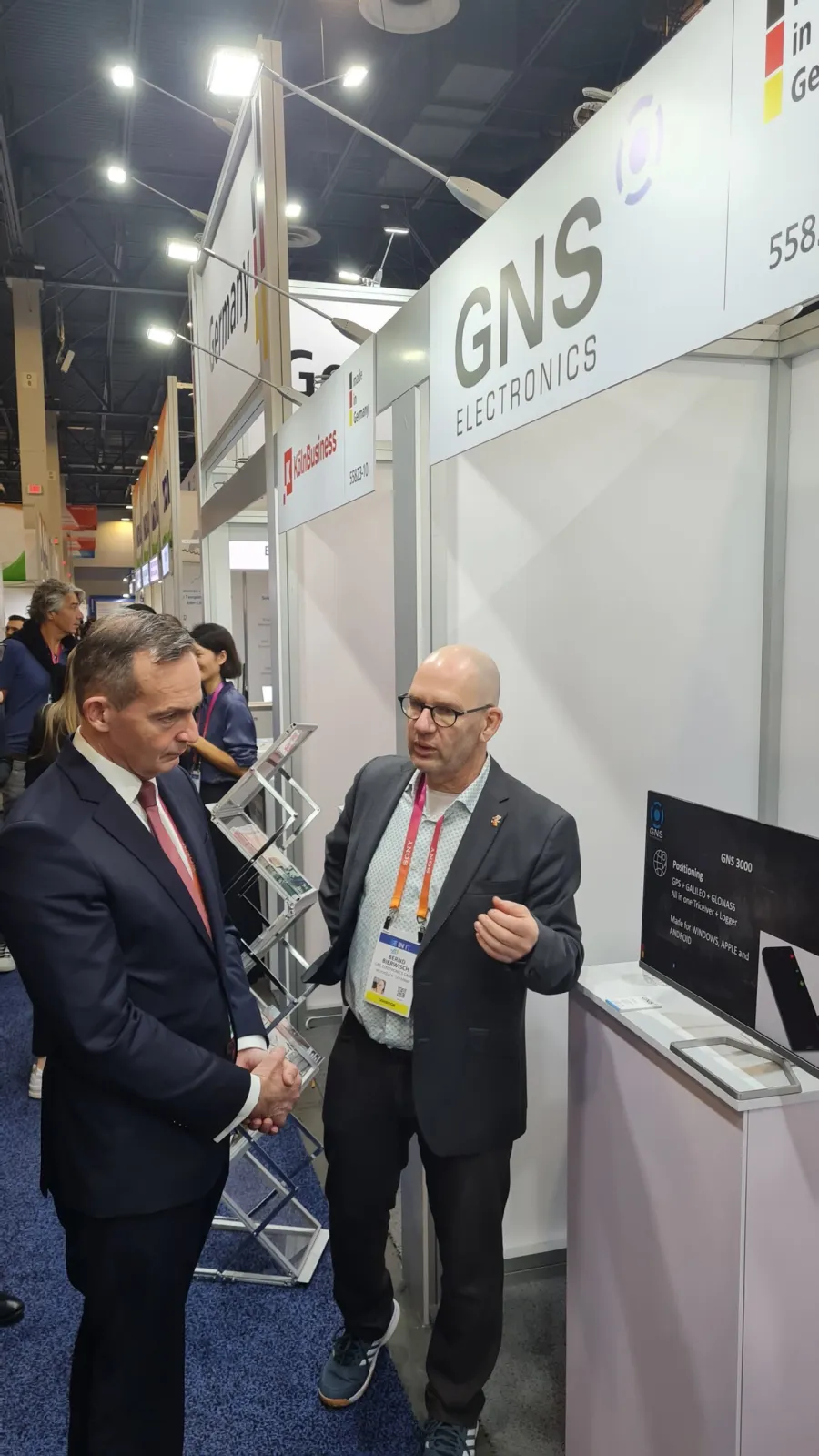 German Traffic Minister Visits GNS Electronics CES Booth