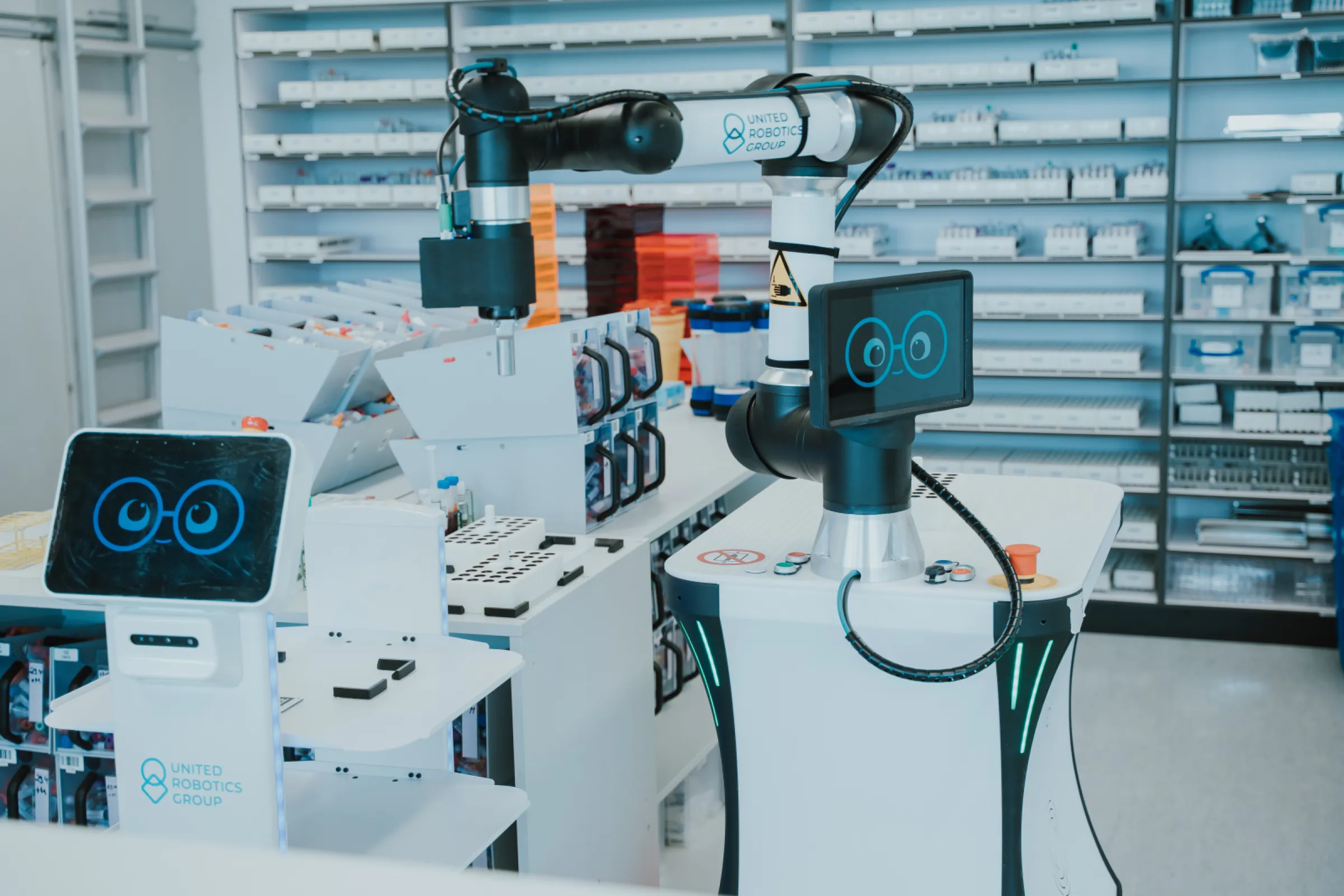 Collaborative uLab robot cells taking over repetitive sample handling at the laboratory bench.
