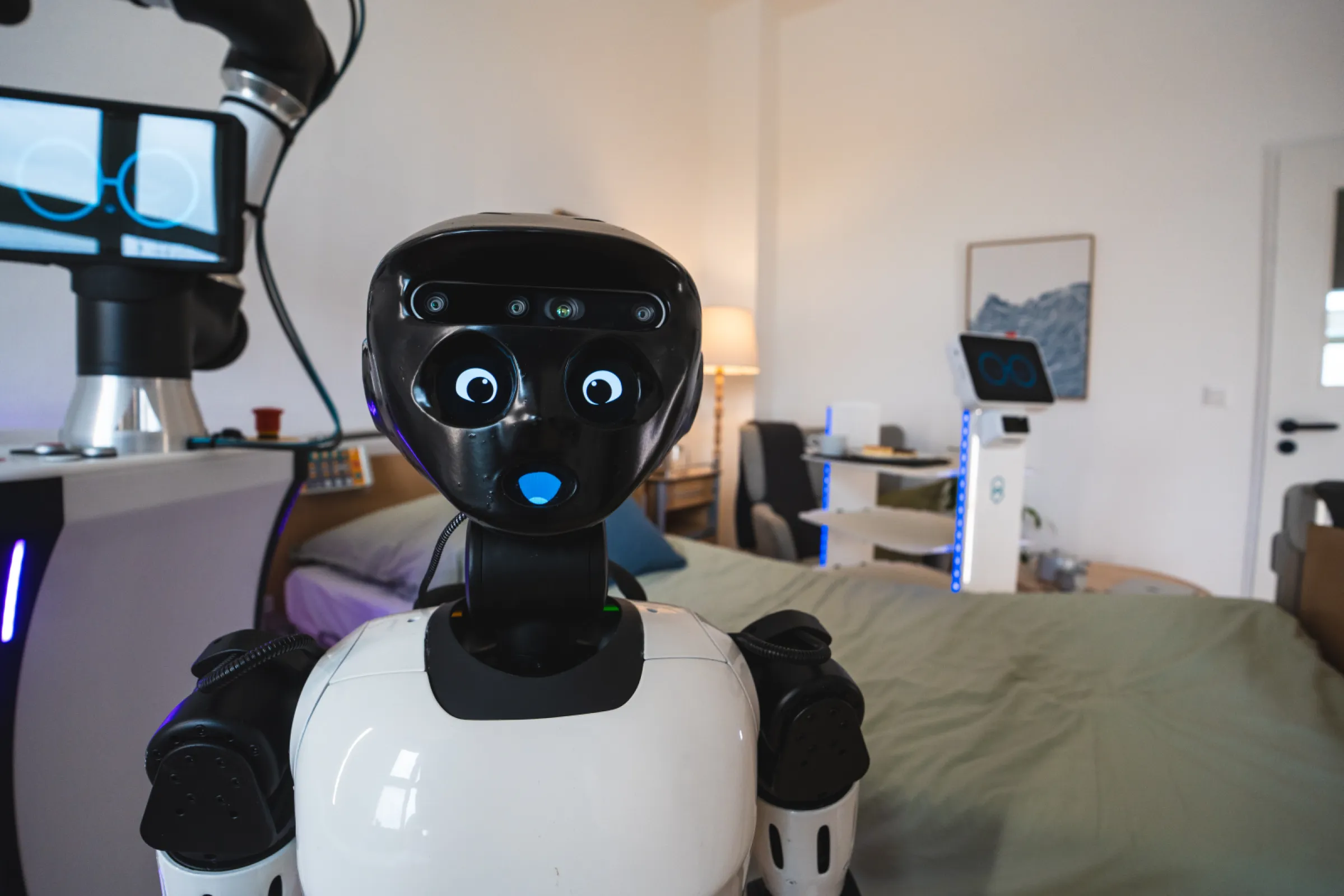 uMe, the humanoid robot for interaction, guidance and assistance in care environments.