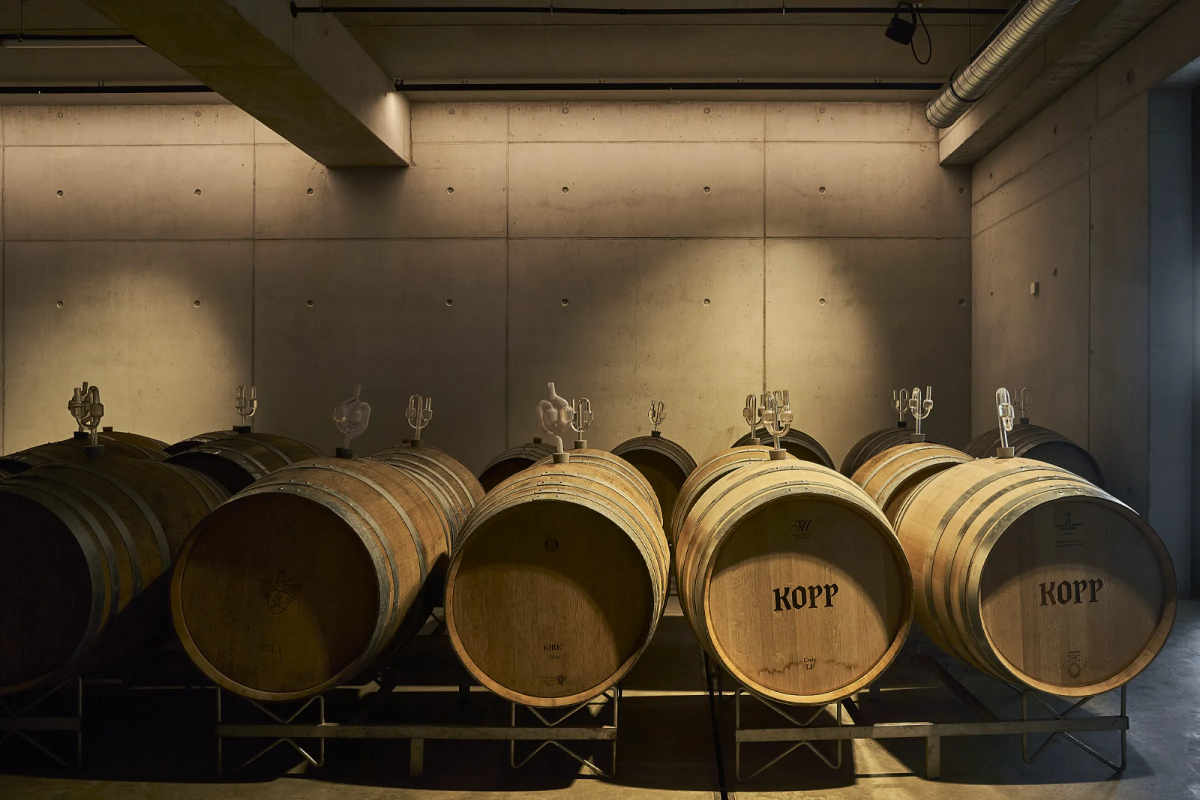 From Village level onwards, all our wines are matured in oak barrels, following the Burgundian tradition.