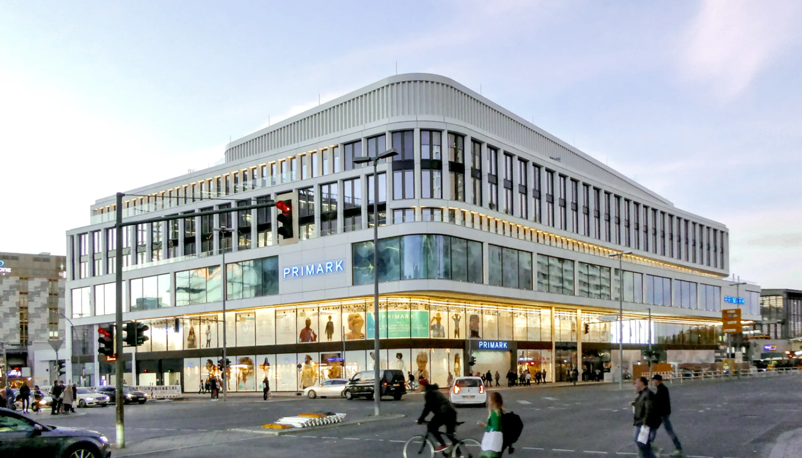 ZOOM BERLIN, DE | Retail and Office Building | GFA 22.948 m² | DGNB Gold