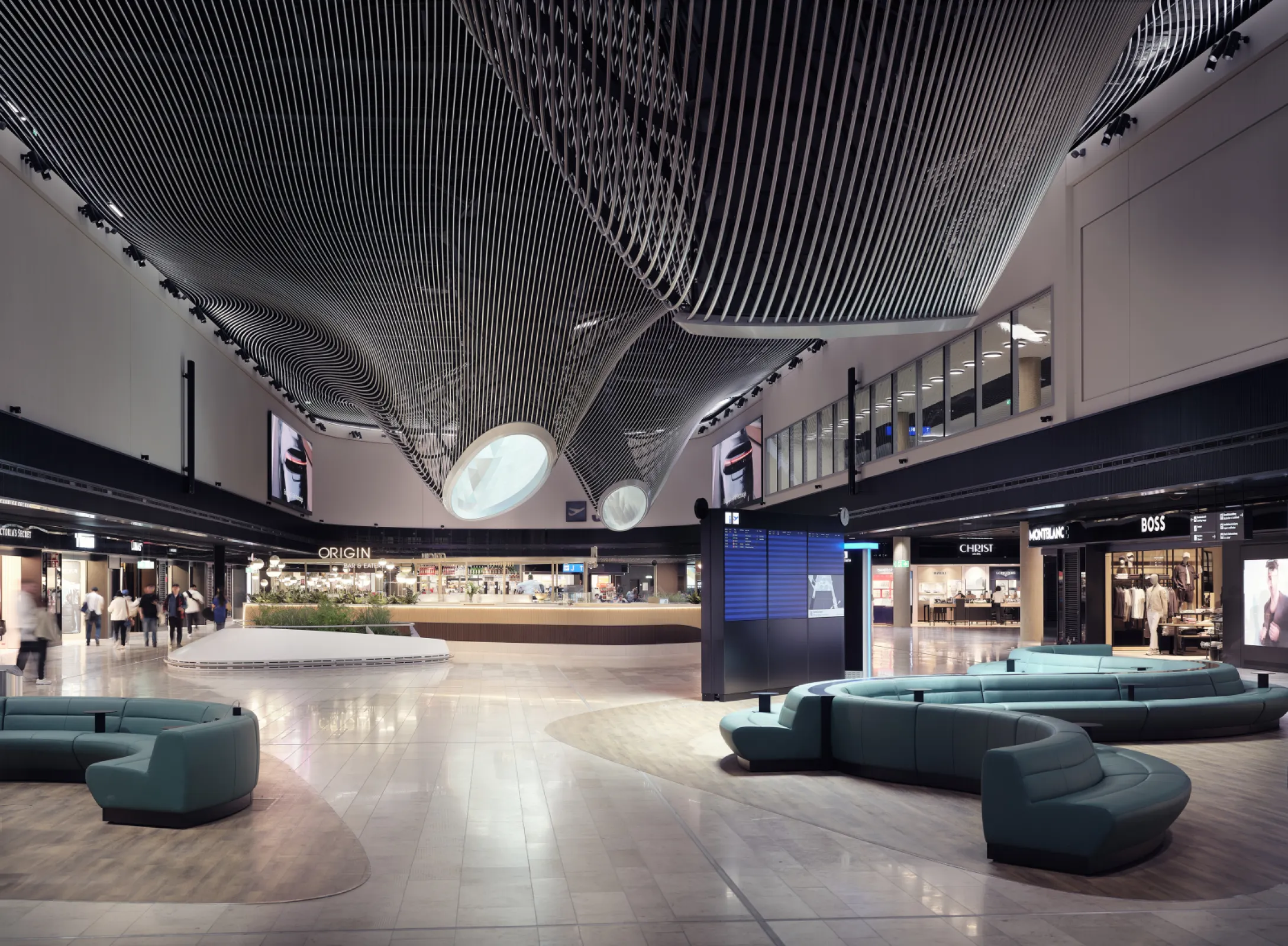 Frankfurt Airport’s T3 marketplace is conceived as an archipelago of sculptural islands. Digital simulations guide circulation and create moments of calm, turning waiting time into an experience of discovery and well-being. Photo: Taufik Kenan