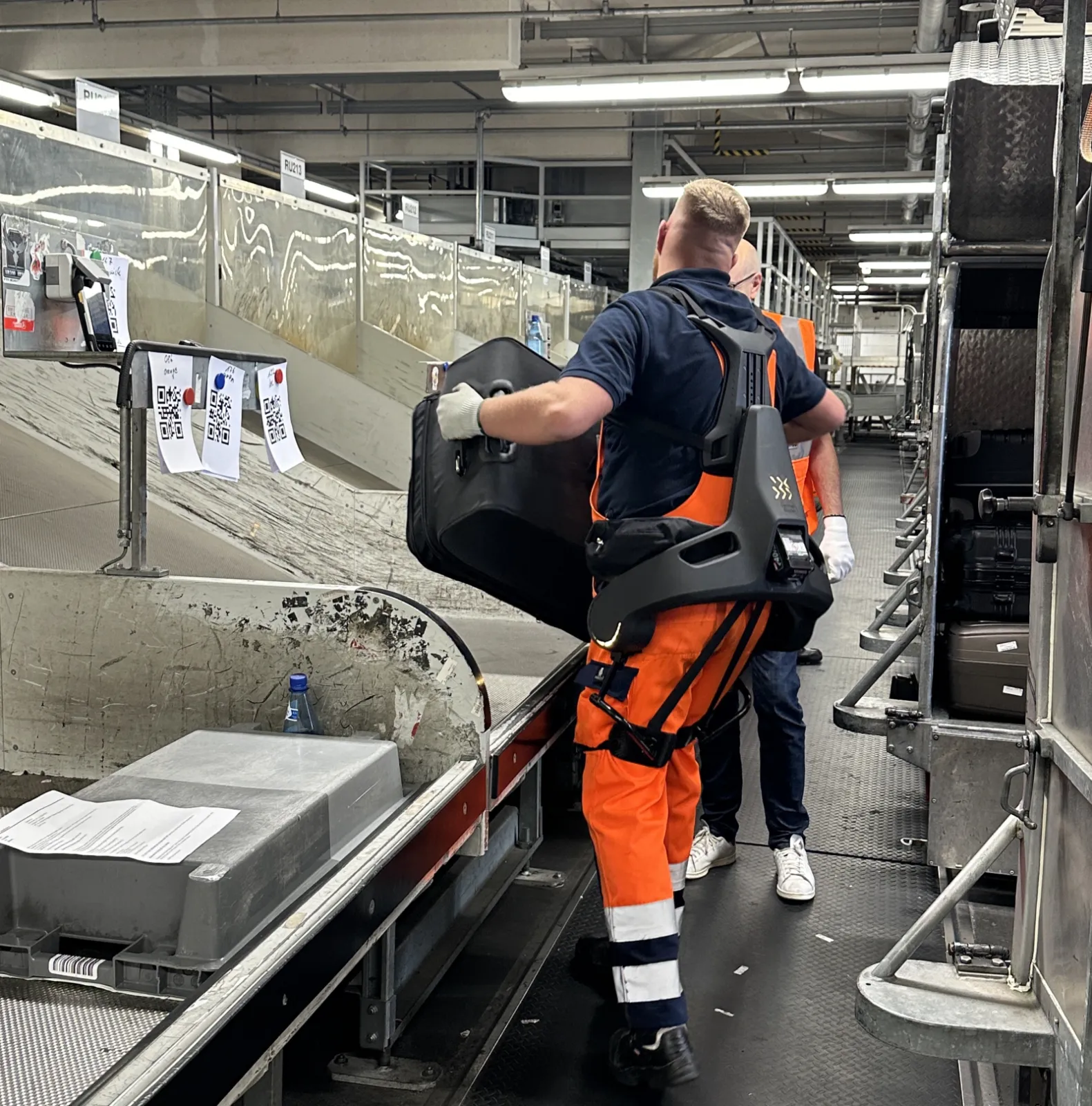 EXIA: Human-centric robotics at work on the airport ramp.