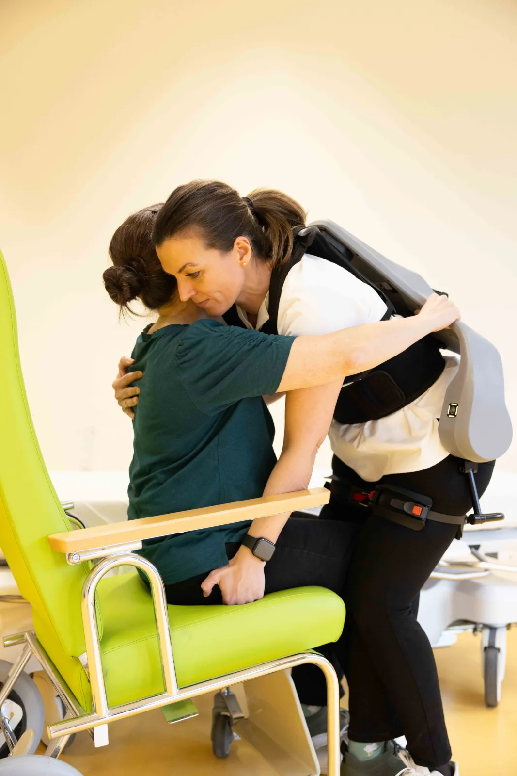EXIA supporting care professionals during patient mobilization.
